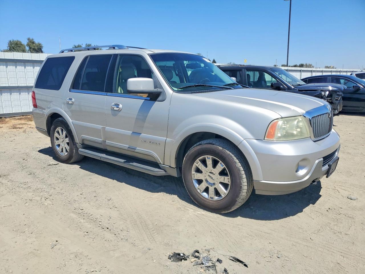 2003 Lincoln Navigator Silver vin: 5LMFU28R63LJ00662