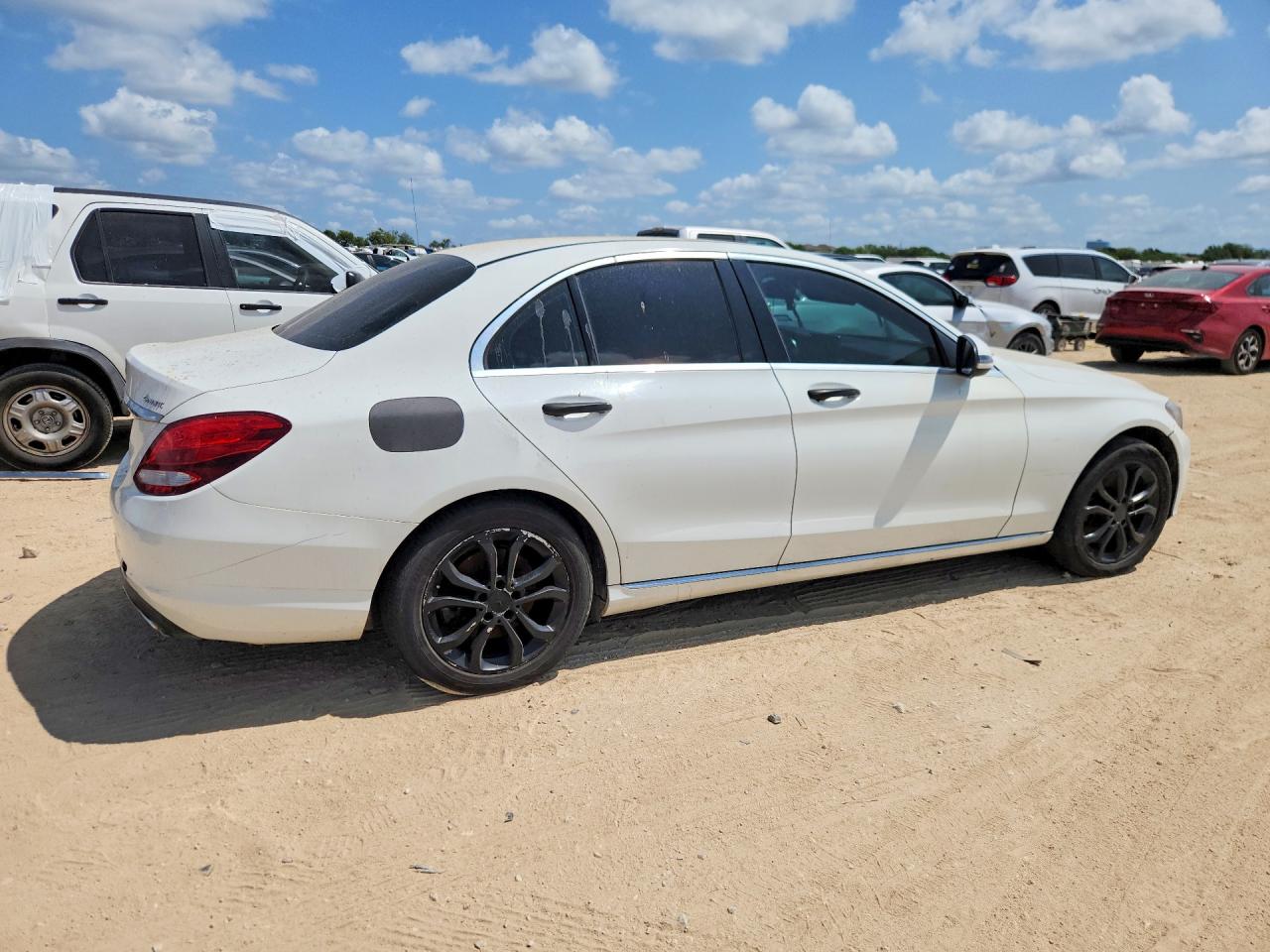 2015 Mercedes-benz C 300 4matic White vin: 55SWF4KB4FU032098
