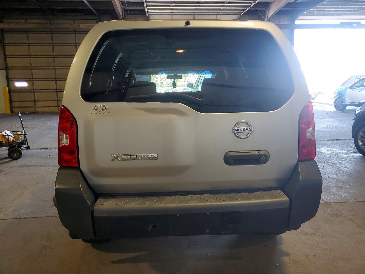 2005 Nissan Xterra S Silver vin: 5N1AN08WX5C641222