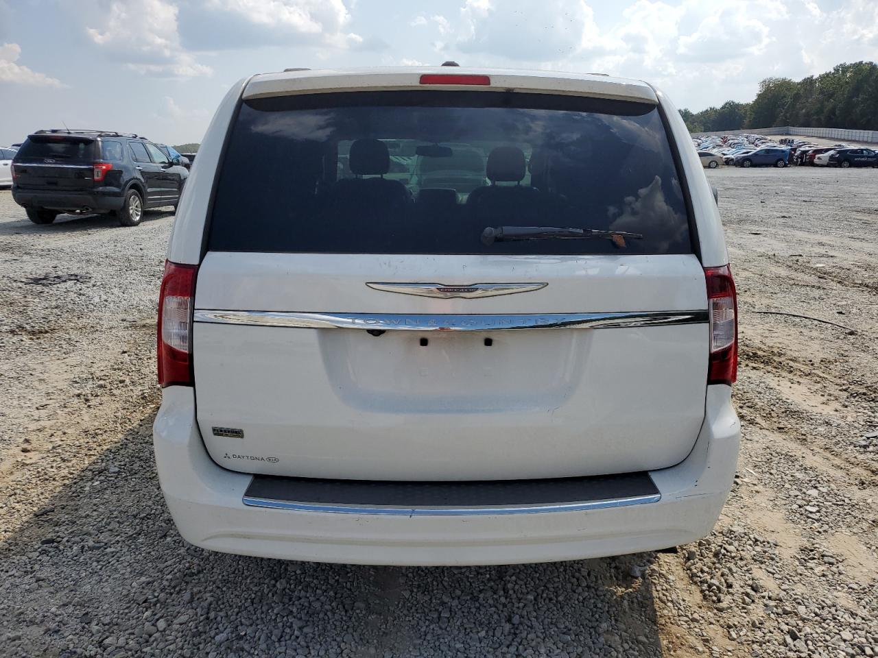 2014 Chrysler Town & Country Touring White vin: 2C4RC1BG1ER295234