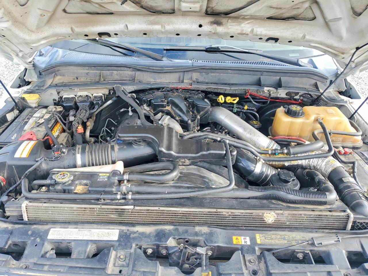 2011 Ford F250 Super Duty White vin: 1FT7W2BT9BEA12976