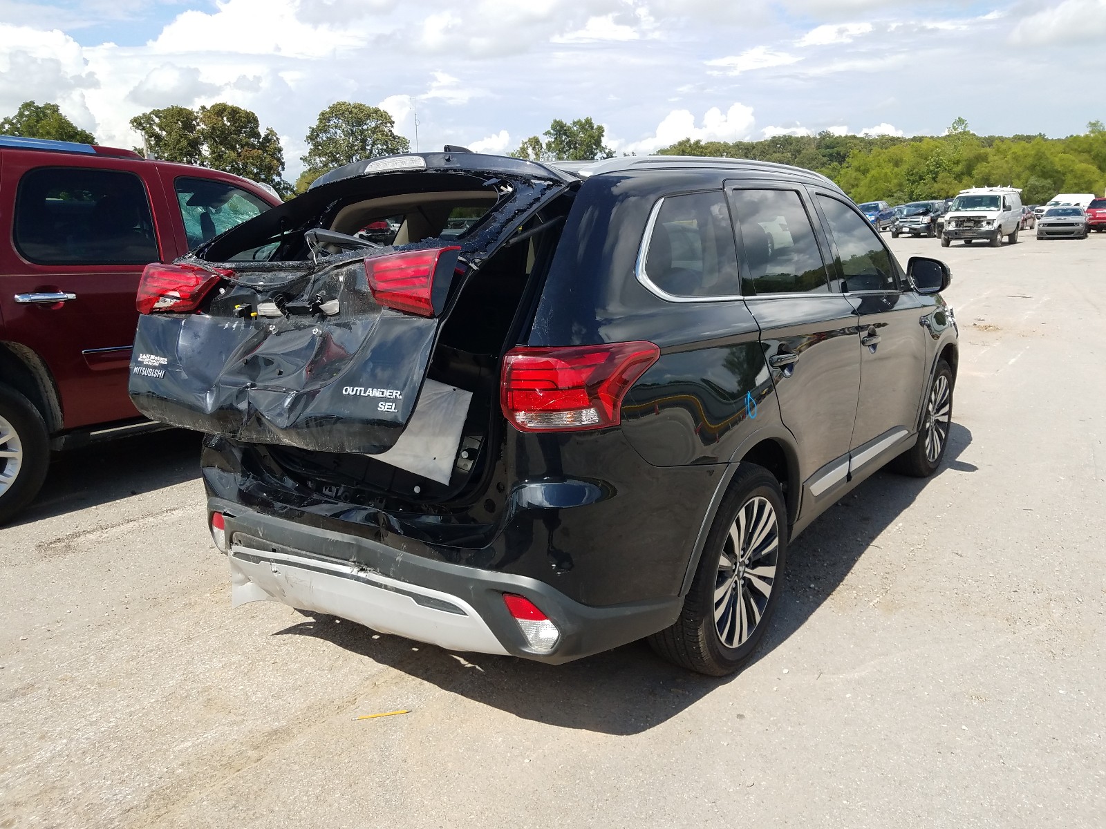 2019 Mitsubishi Outlander Se Черный vin: JA4AD3A35KZ017808