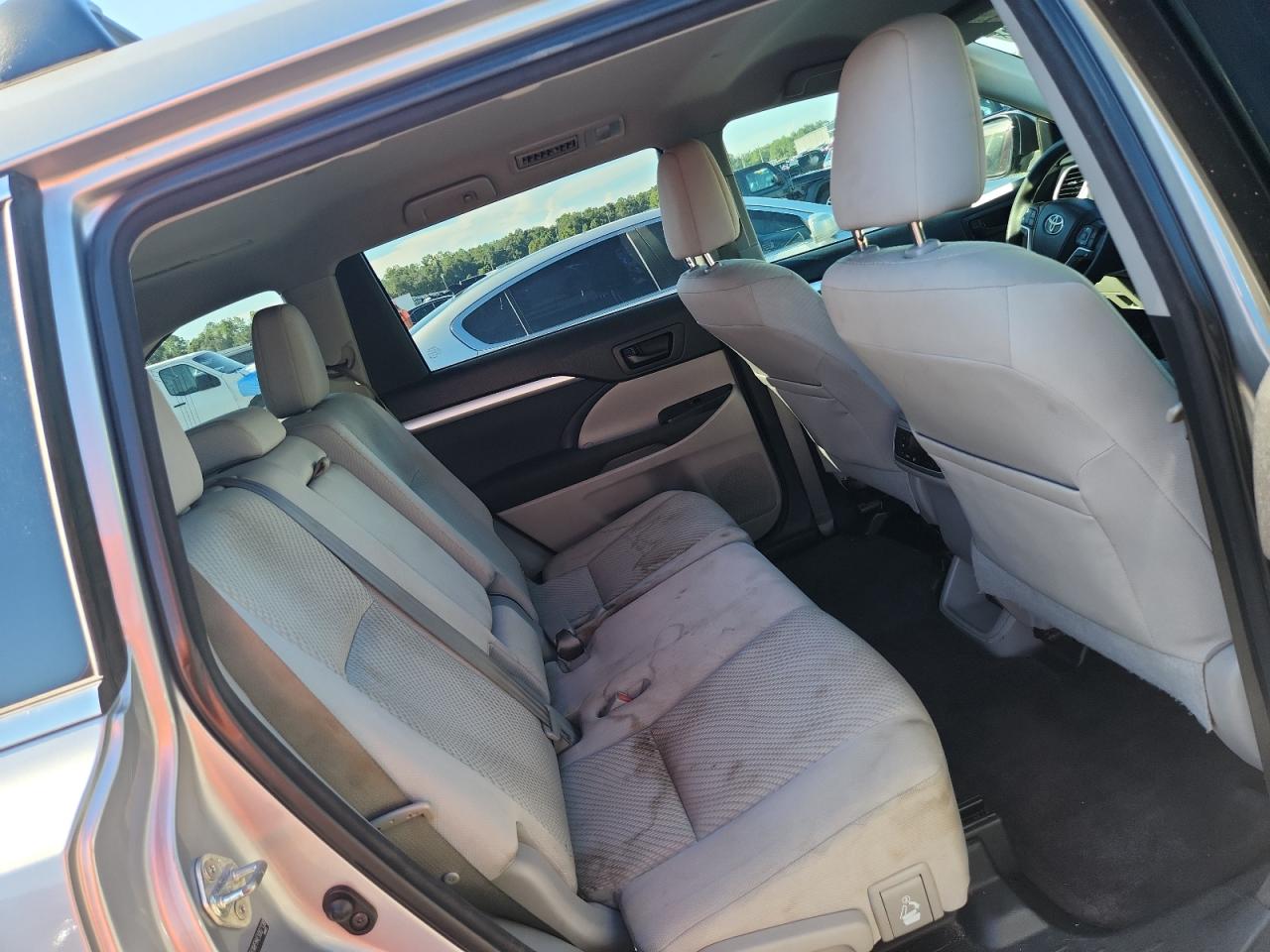 2014 Toyota Highlander Le Silver vin: 5TDZARFH4ES007138