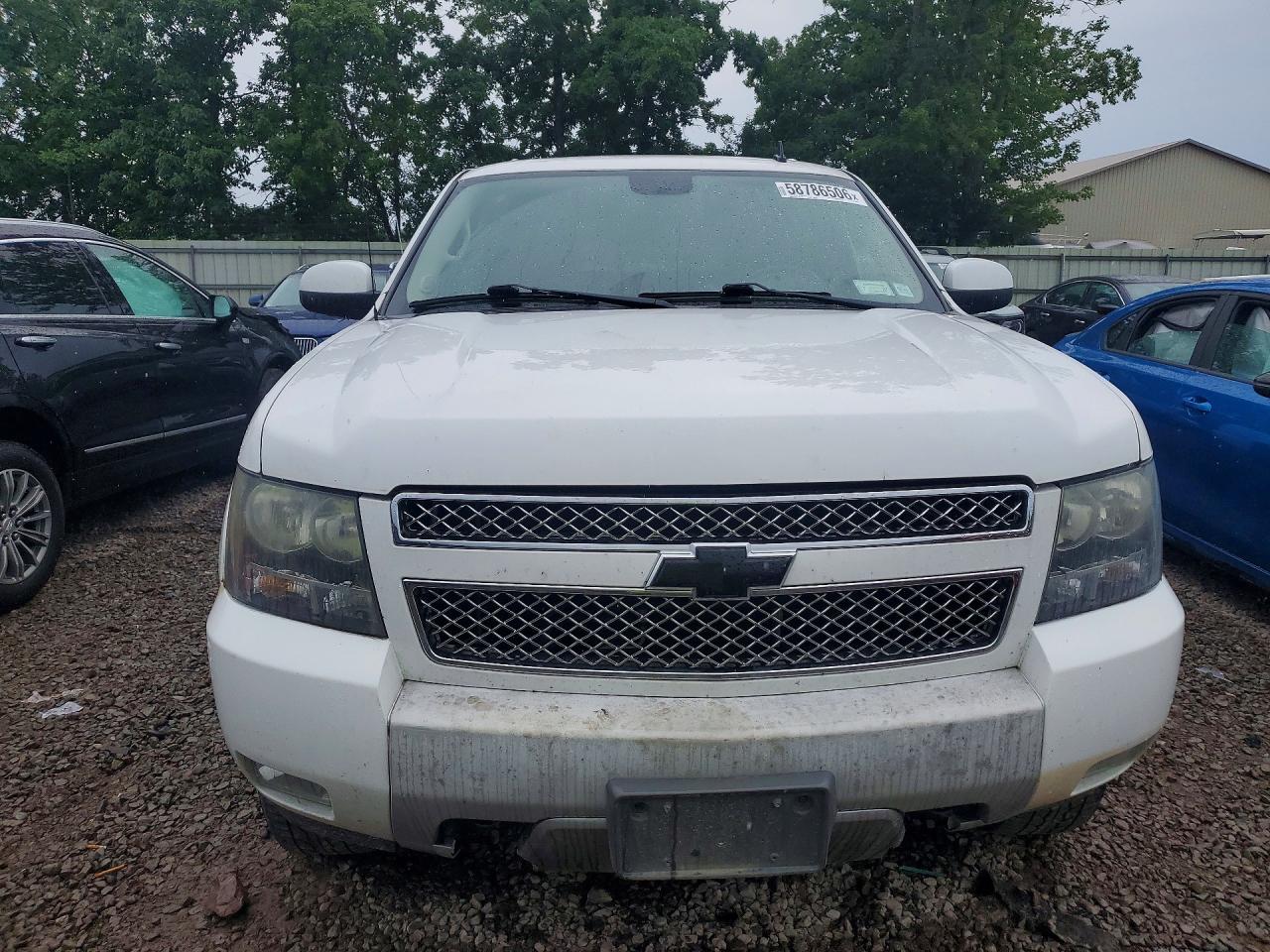 2010 Chevrolet Avalanche Lt White vin: 3GNVKFE08AG238677