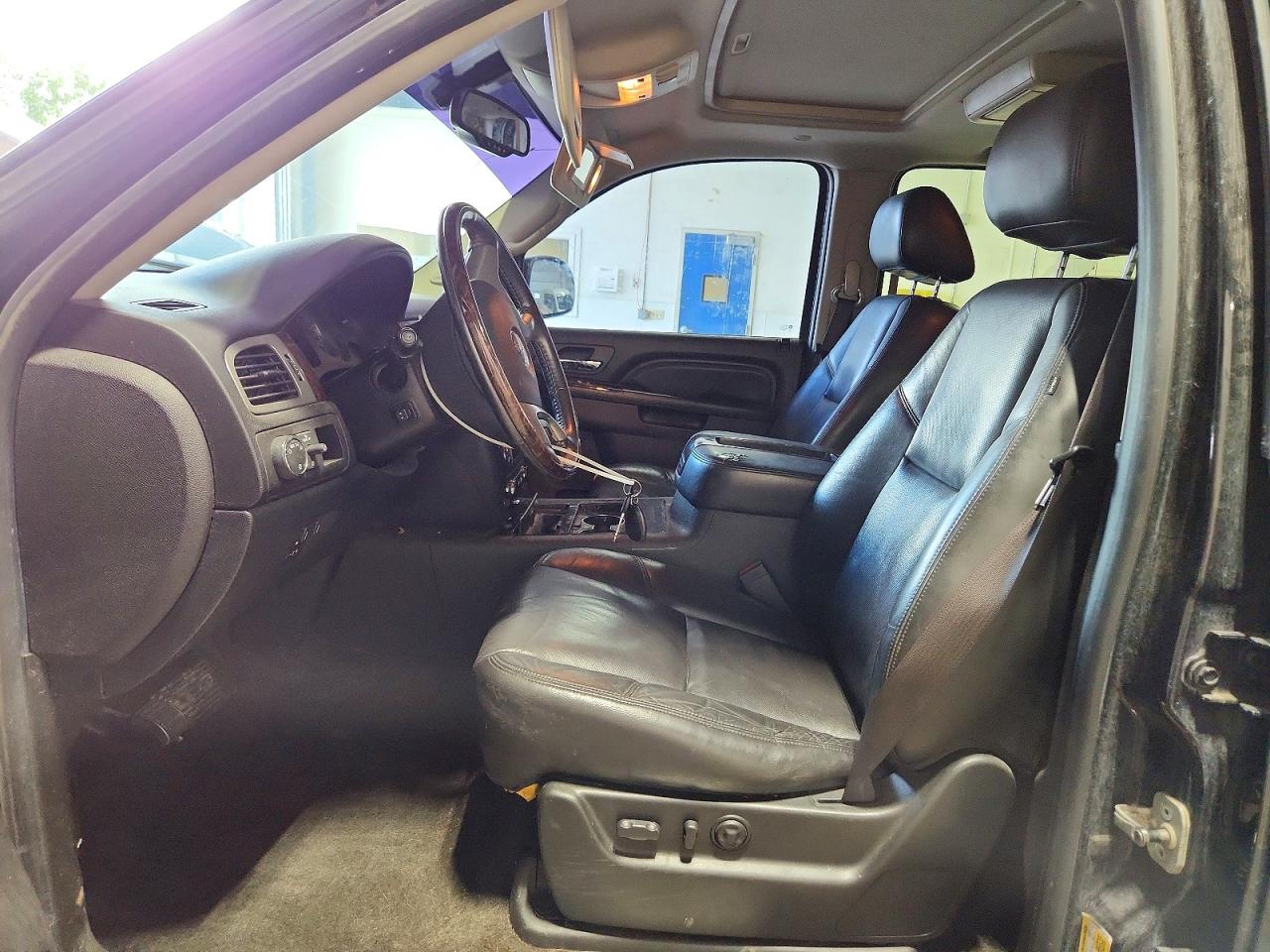 2010 Gmc Yukon Denali Black vin: 1GKUKEEFXAR208720