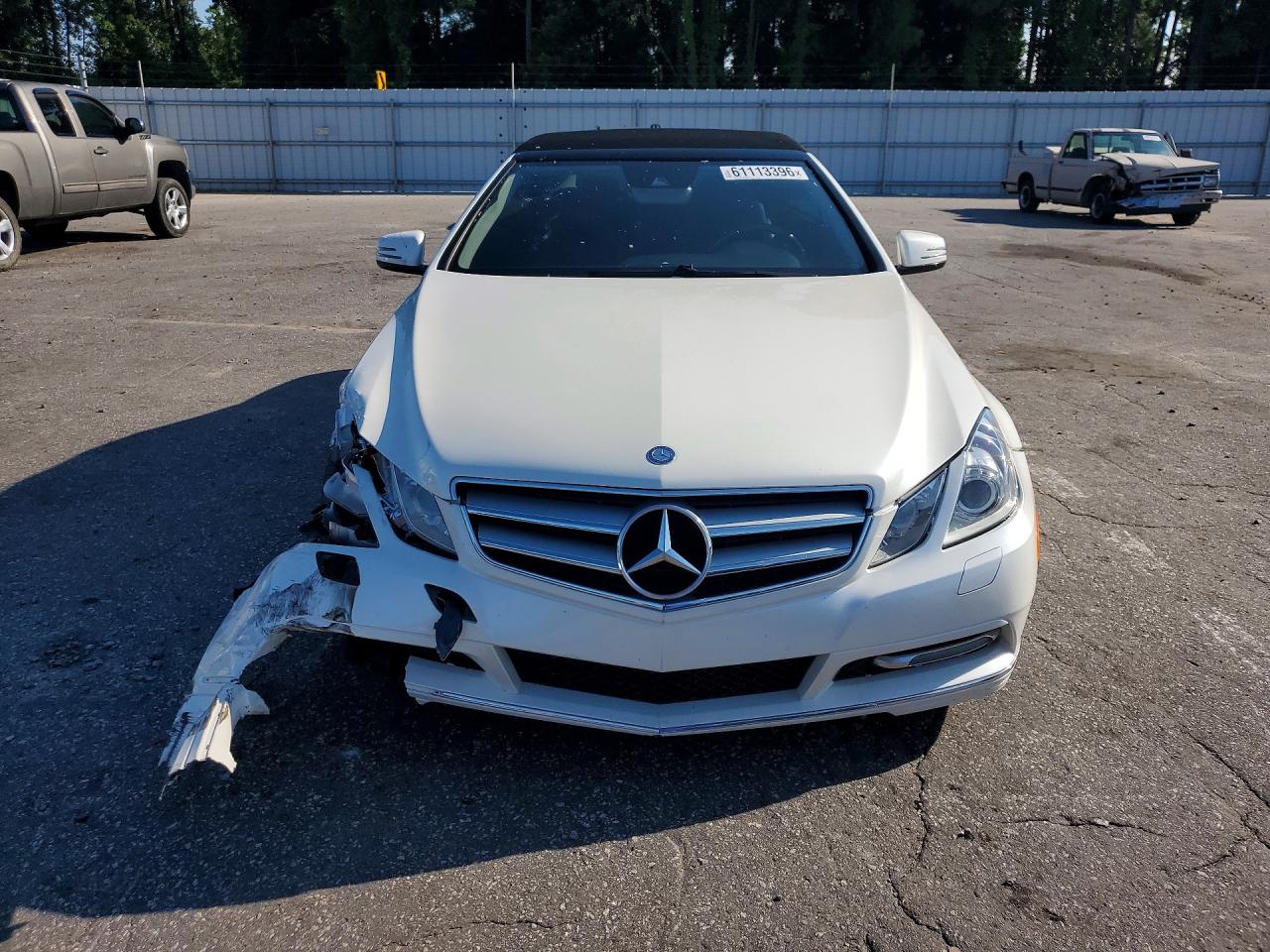 2011 Mercedes-benz E 350 White vin: WDDKK5GFXBF106648