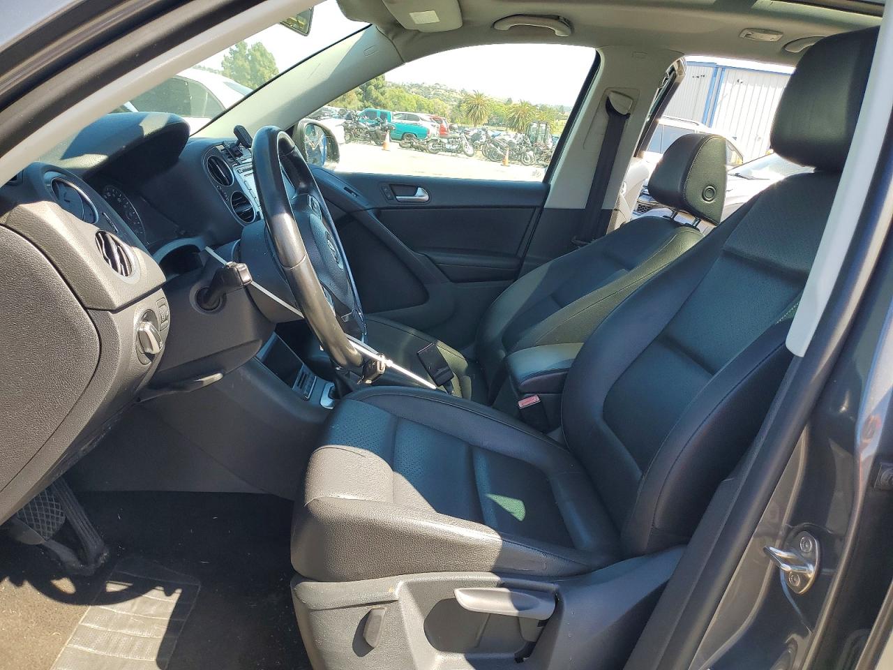 2013 Volkswagen Tiguan S Серый vin: WVGAV7AX1DW547741
