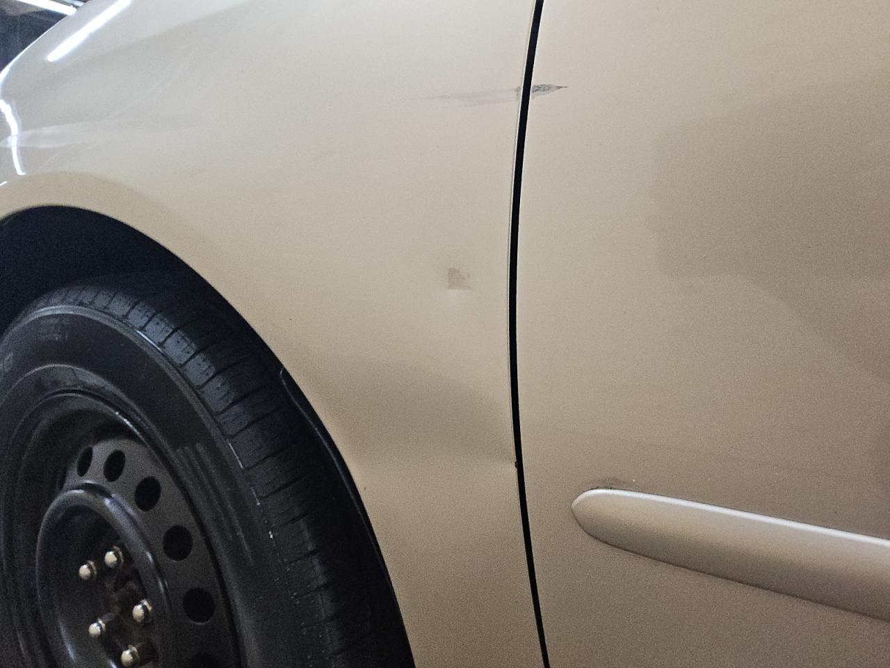 2005 Toyota Corolla Le Beige vin: 1NXBR32E35Z411090 Damage: Left Front Fender, Multiple Dents/Paint Damage, 2