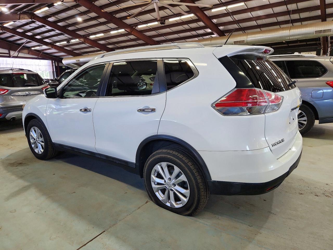 2014 Nissan Rogue Sv Белый vin: 5N1AT2MV4EC751729
