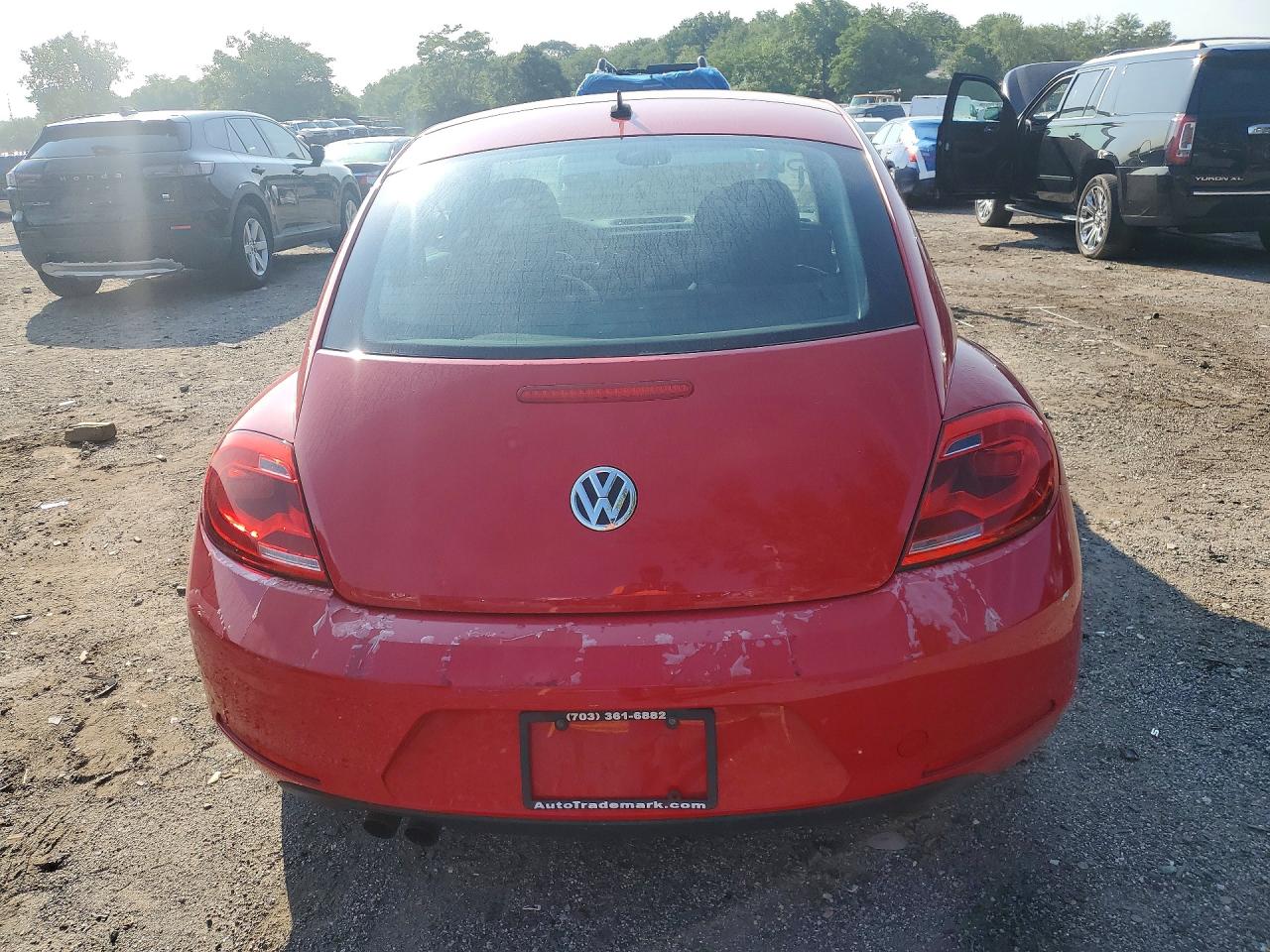 2015 Volkswagen Beetle 1.8t Красный vin: 3VWF17AT3FM636973