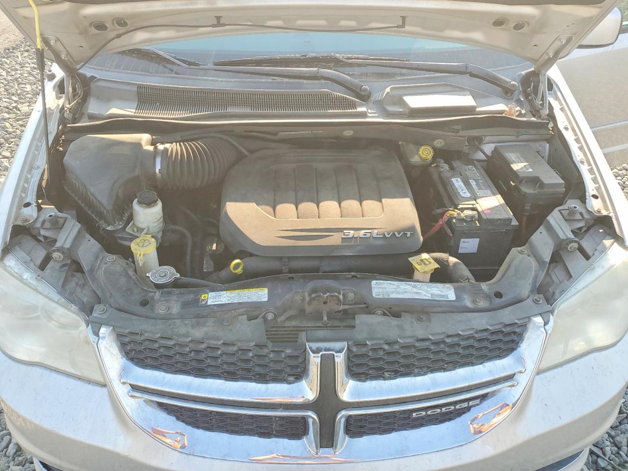 2011 Dodge Grand Caravan Mainstreet Silver vin: 2D4RN3DG9BR774275