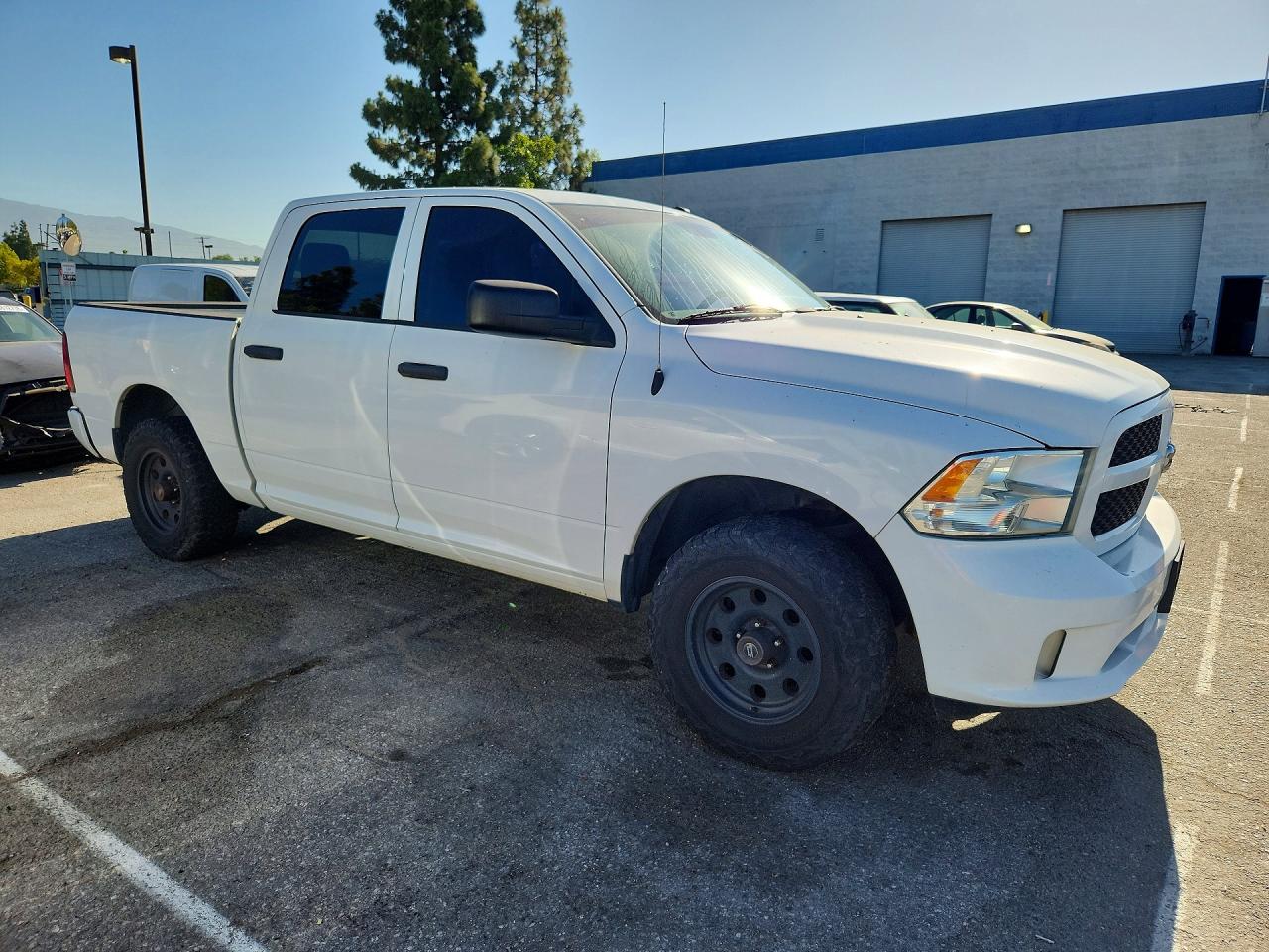 2014 Ram 1500 St Белый vin: 3C6RR6KT6EG262770