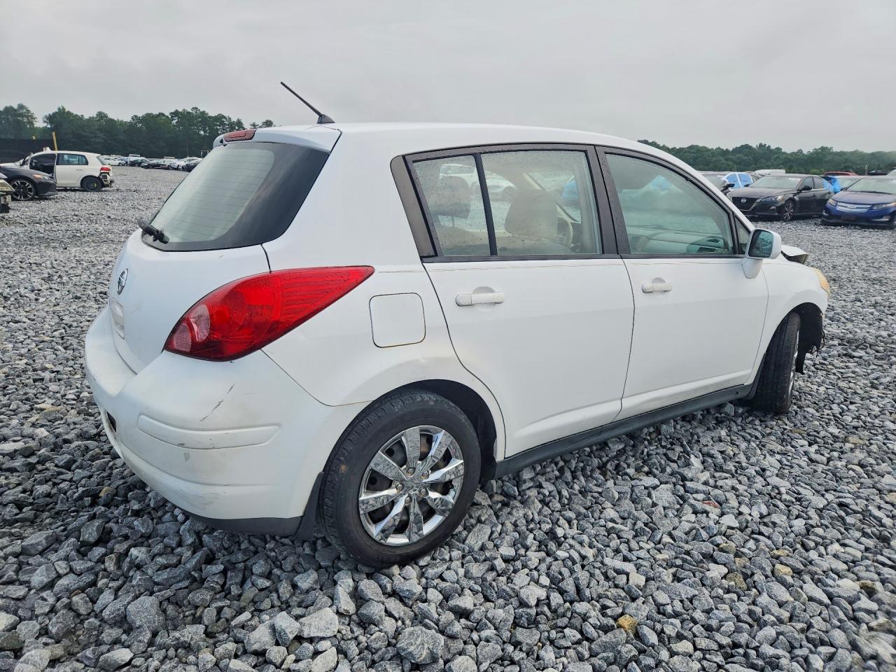 2008 Niss Versa S White vin: 3N1BC13E38L427509
