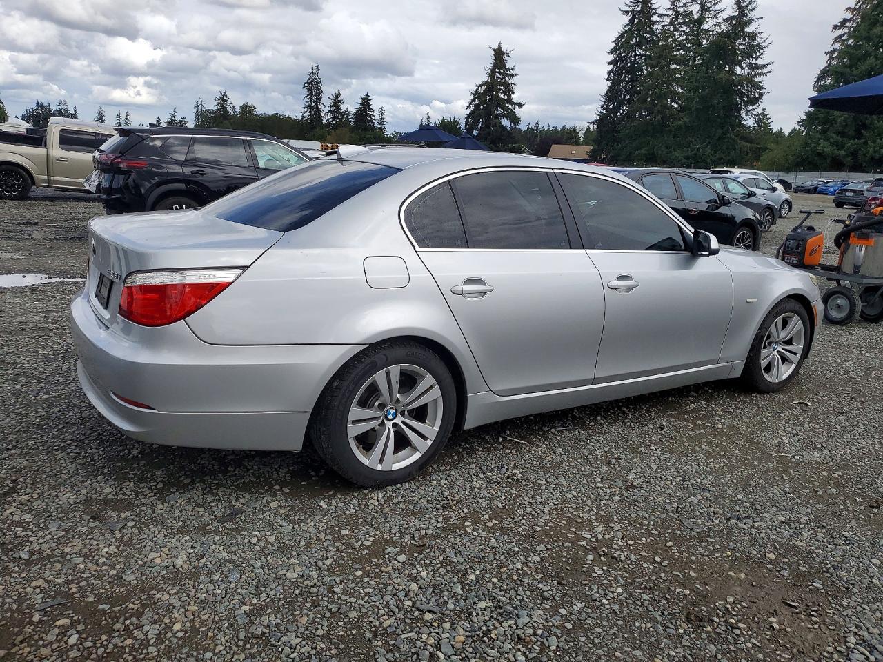 2010 Bmw 528 I Silver vin: WBANU5C52AC129580