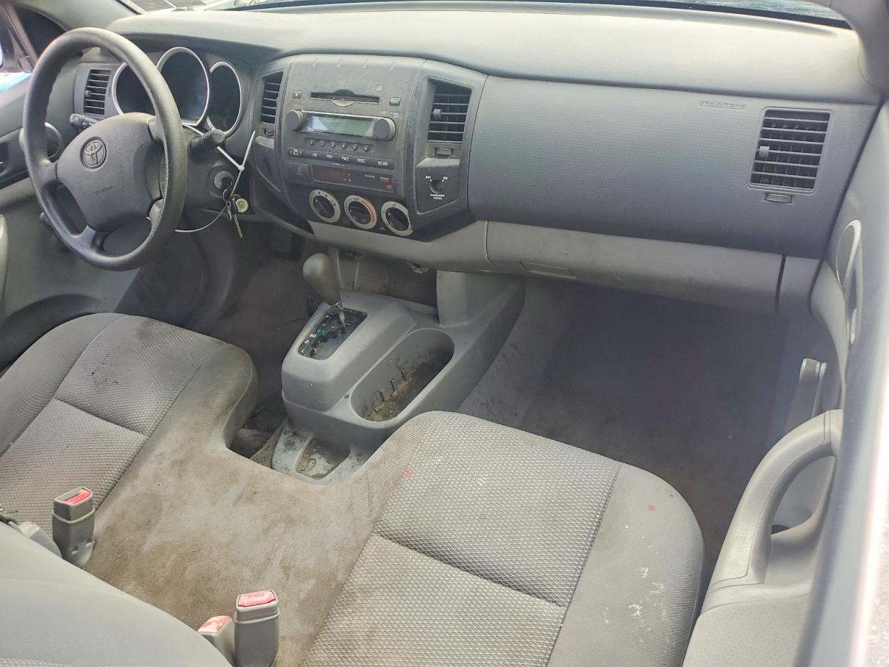 2005 Toyota Tacoma Base White vin: 5TENX22N15Z038995