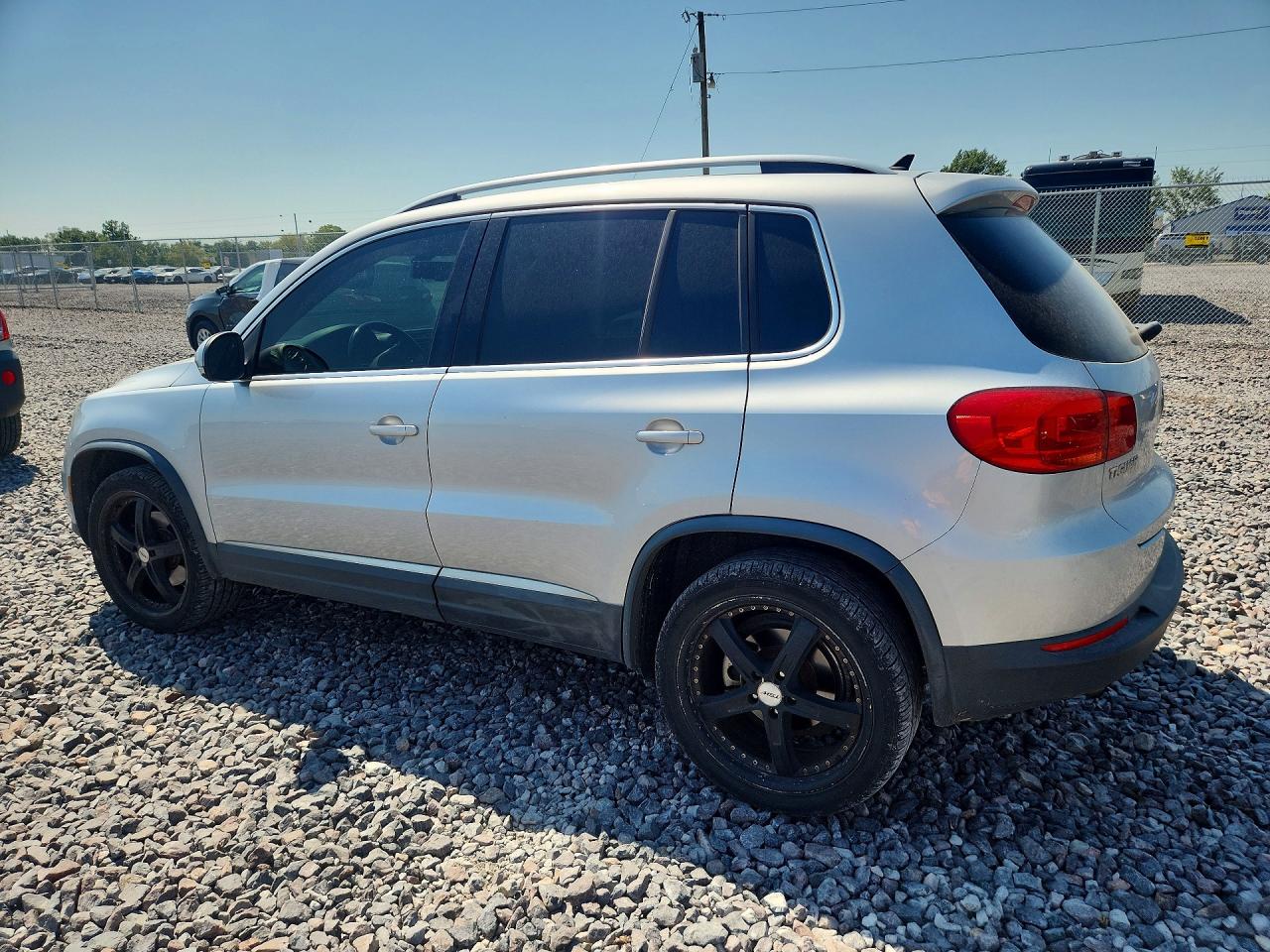 2012 Volkswagen Tiguan S Silver vin: WVGBV7AX3CW595227