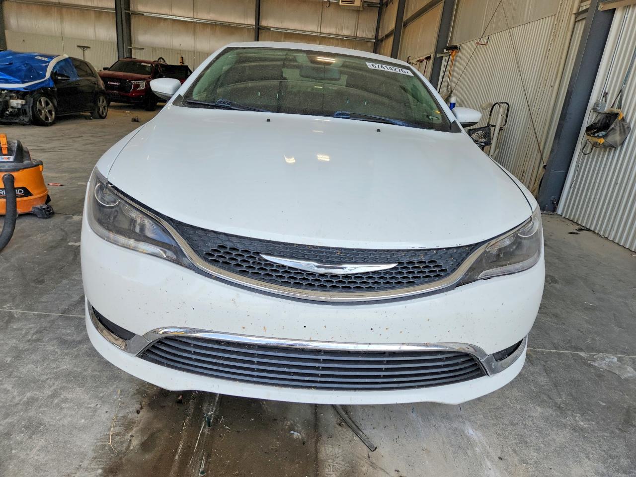 2015 Chrysler 200 Limited White vin: 1C3CCCAB2FN735861