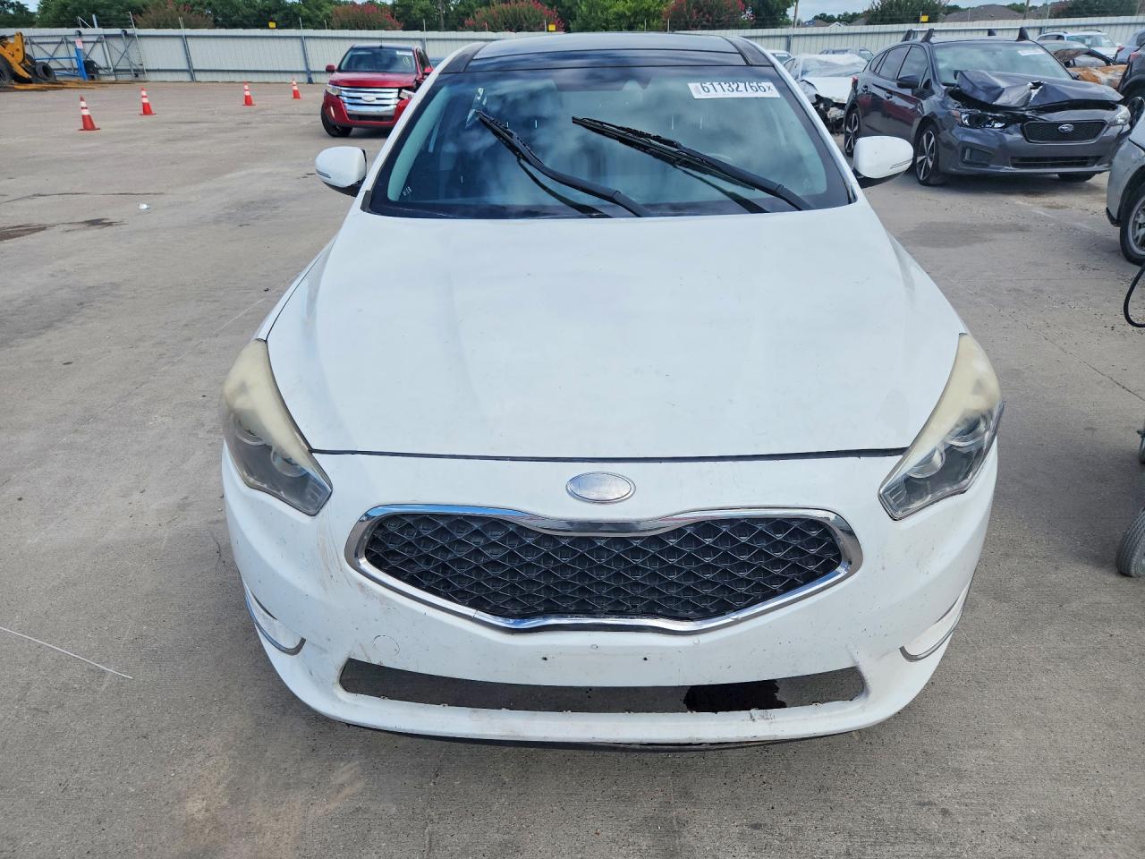 2015 Kia Cadenza Premium White vin: KNALN4D72F5174397