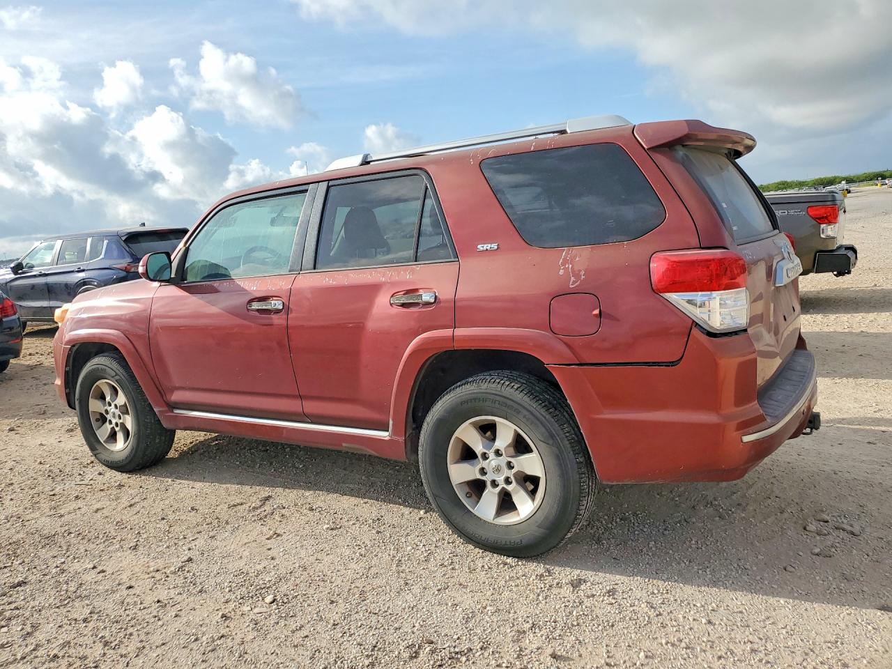 2011 Toyota 4runner Sr5 Maroon vin: JTEZU5JR2B5015283