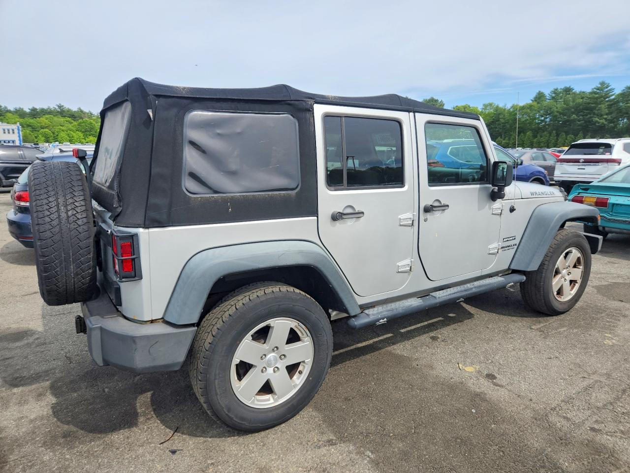 2010 Jeep Wrangler Unlimited Sport Silver vin: 1J4HA3H14AL224672