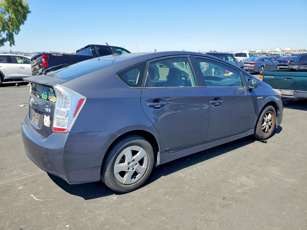 2011 Toyota Prius Two Gray vin: JTDKN3DU2B1364734