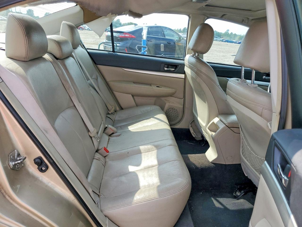2010 Subaru Legacy 2.5i Premium Золотой vin: 4S3BMCG69A3224683