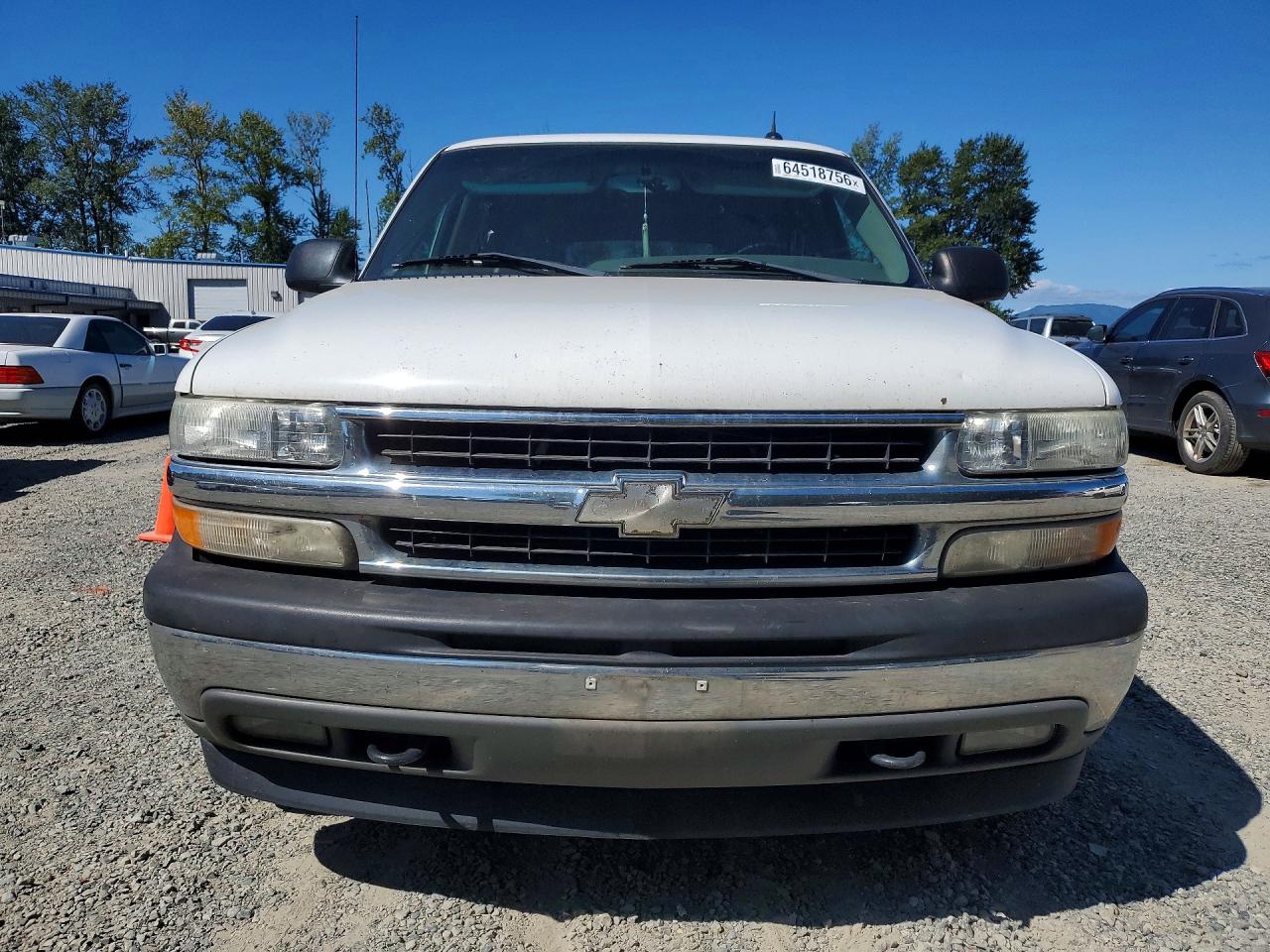 2005 Chevrolet Suburban K1500 White vin: 3GNFK16Z85G150352