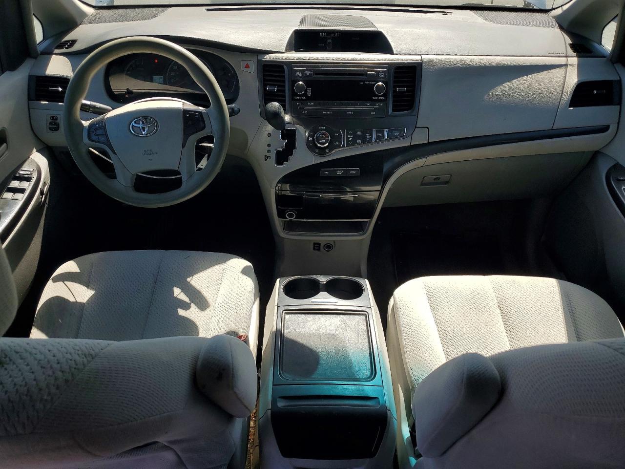 2014 Toyota Sienna Le Silver vin: 5TDJK3DCXES077807