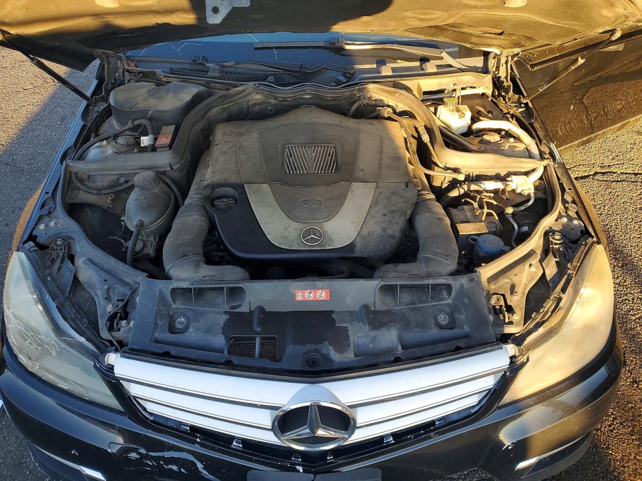 2012 Mercedes-benz C 300 4matic Black vin: WDDGF8BB9CR202027