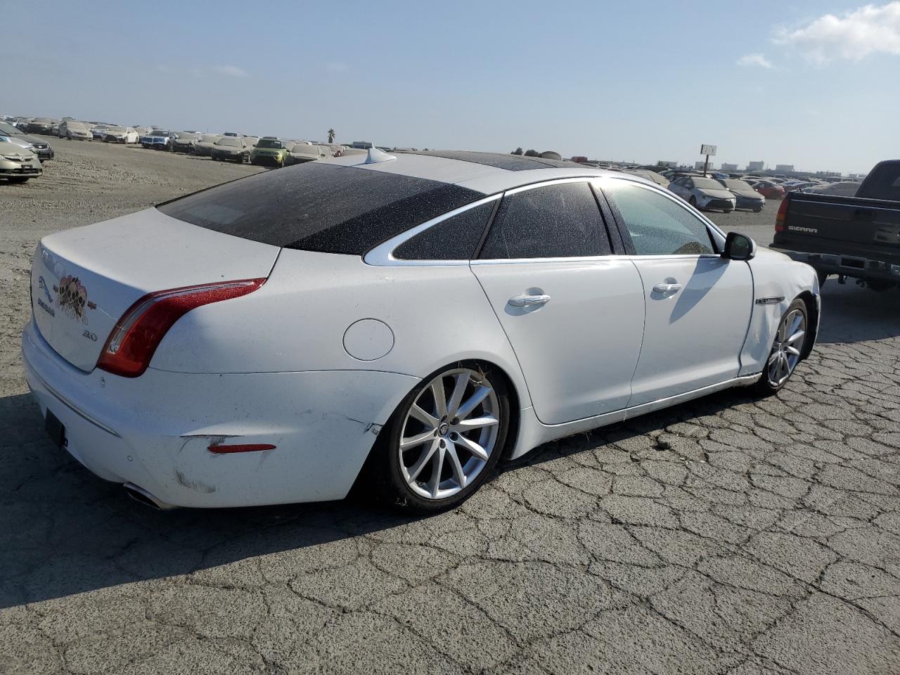 2013 Jaguar Xj White vin: SAJWA1C75D8V55556