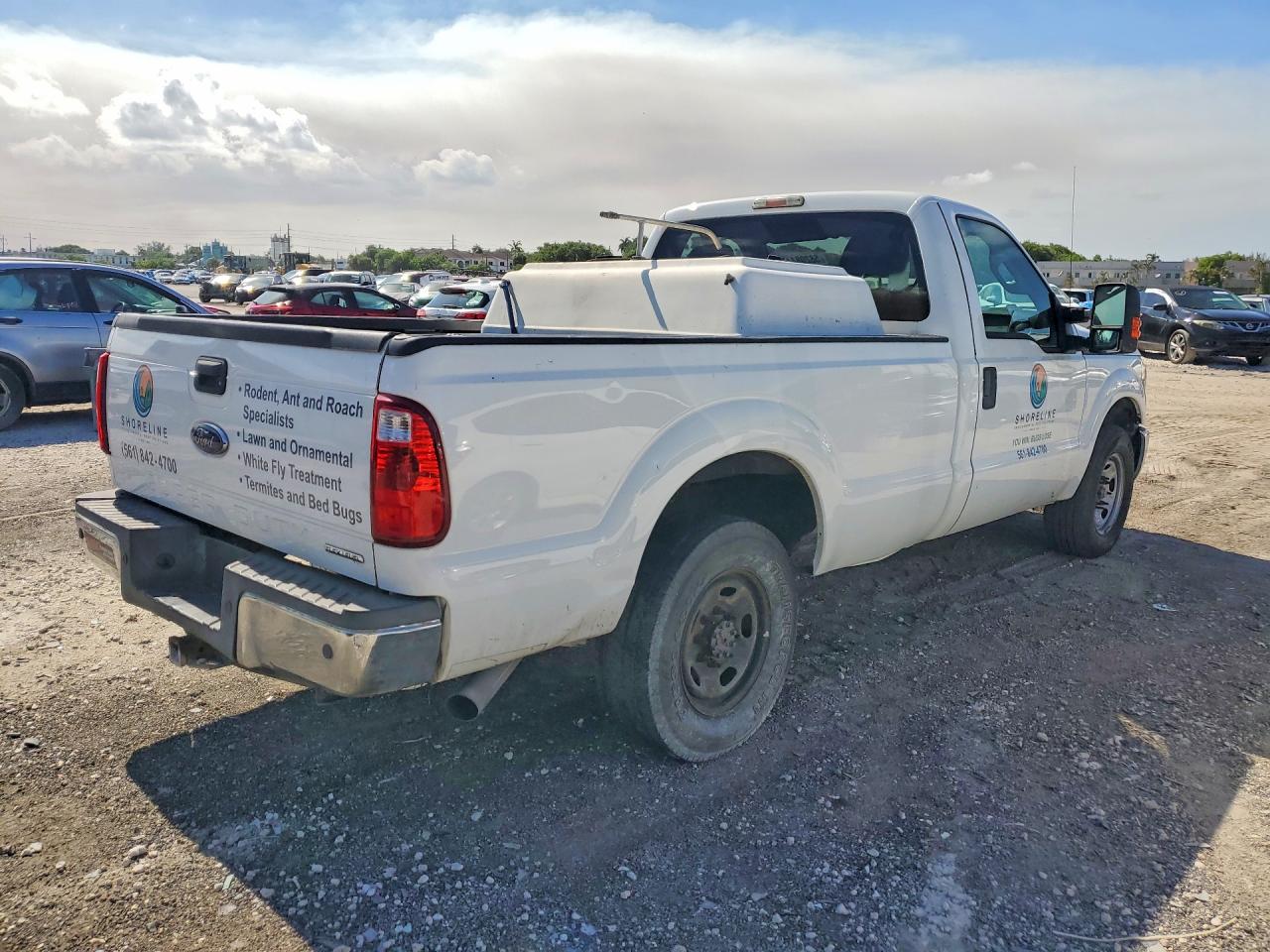 2015 Ford F250 Super Duty White vin: 1FTBF2A66FEC54684