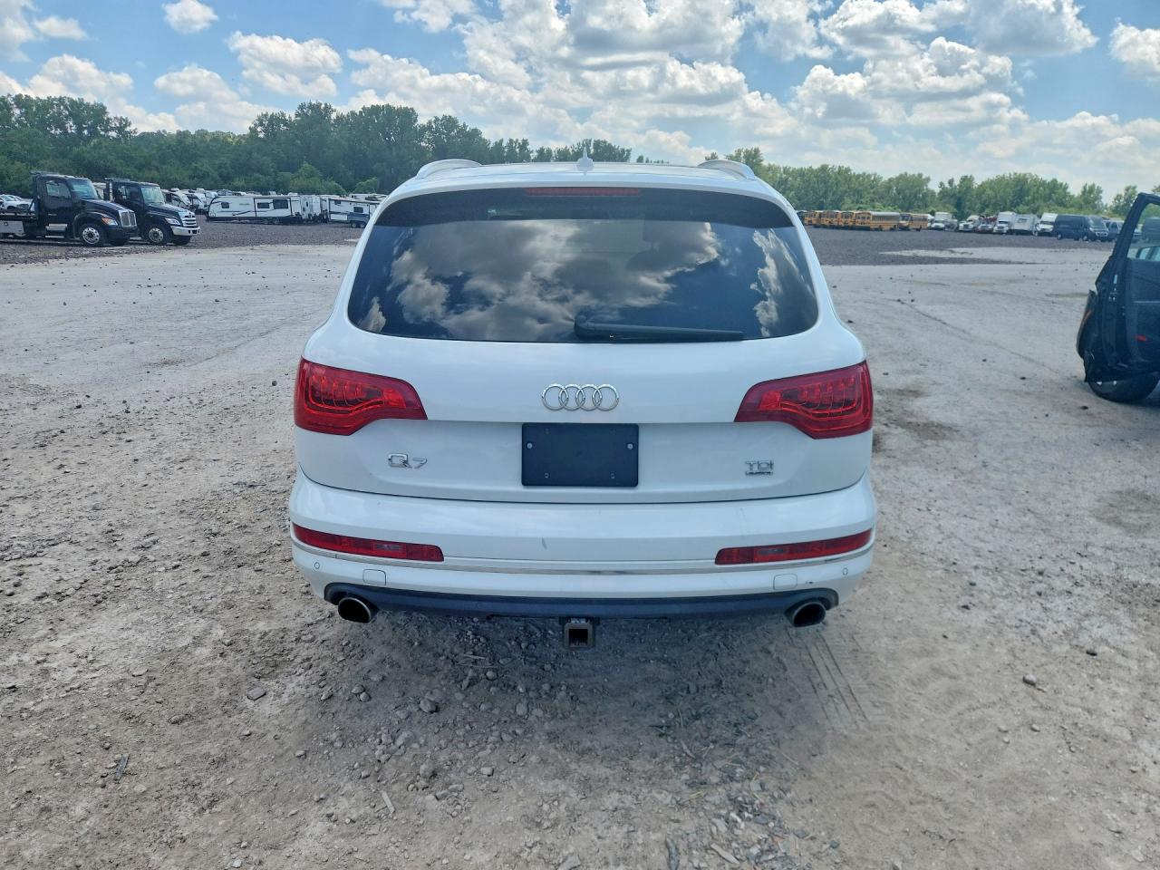 2013 Audi Q7 Premium Plus Белый vin: WA1LMAFE2DD005526