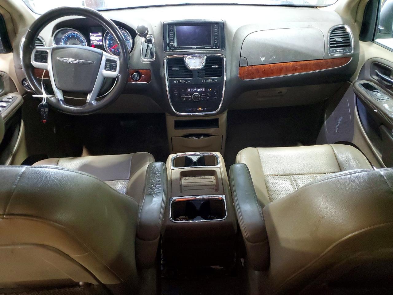 2015 Chrysler Town & Country Touring L White vin: 2C4RC1CG5FR539872