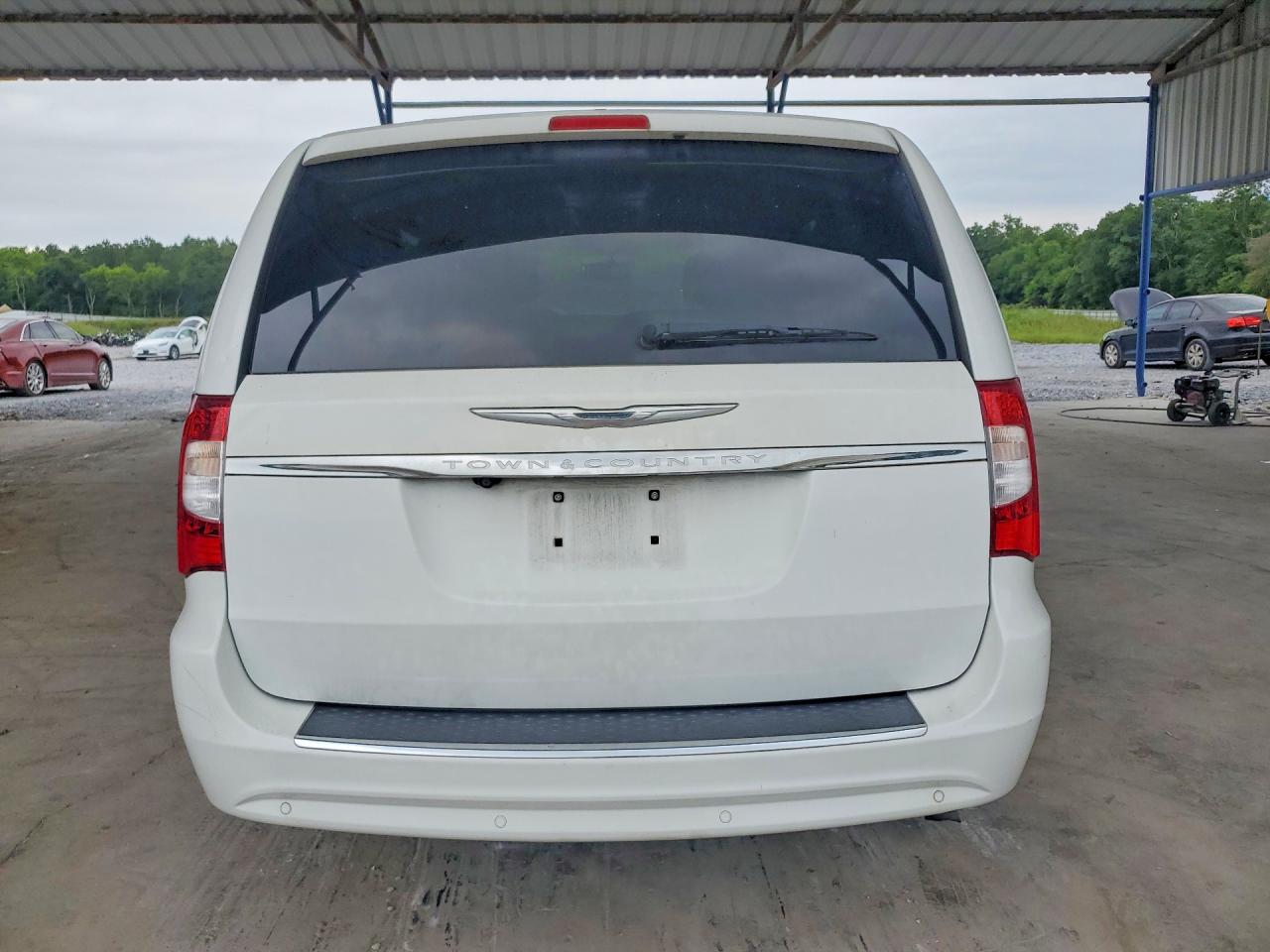 2014 Chrysler Town & Country Touring L White vin: 2C4RC1CG4ER200079