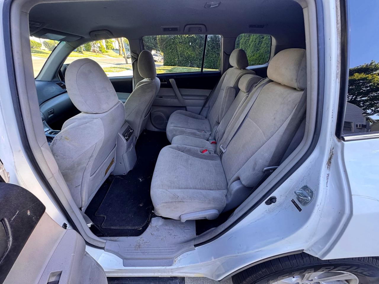 2011 Toyota Highlander Base White vin: 5TDBK3EH2BS090027