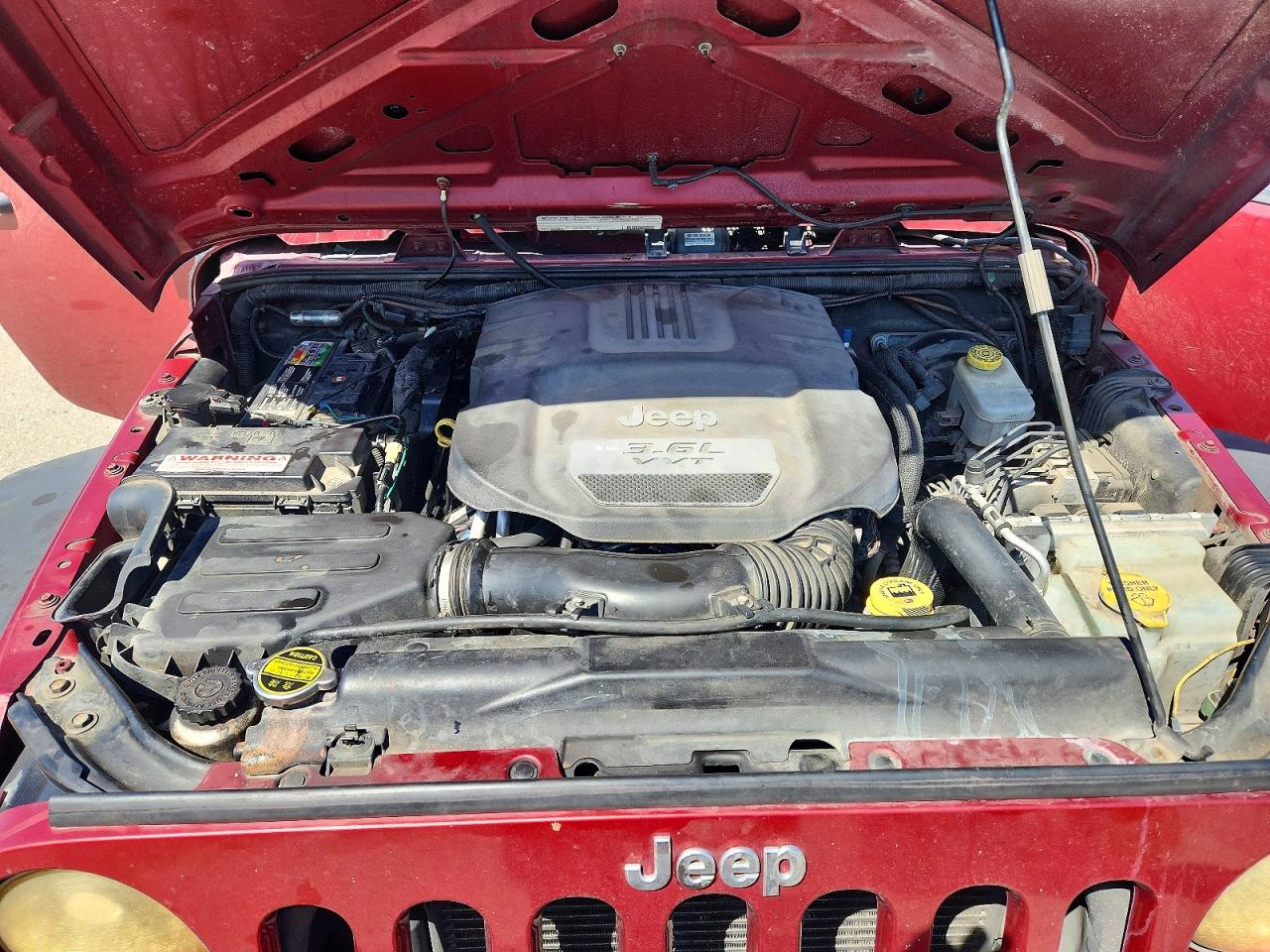 2012 Jeep Wrangler Unlimited Sport Burgundy vin: 1C4BJWDGXCL201195