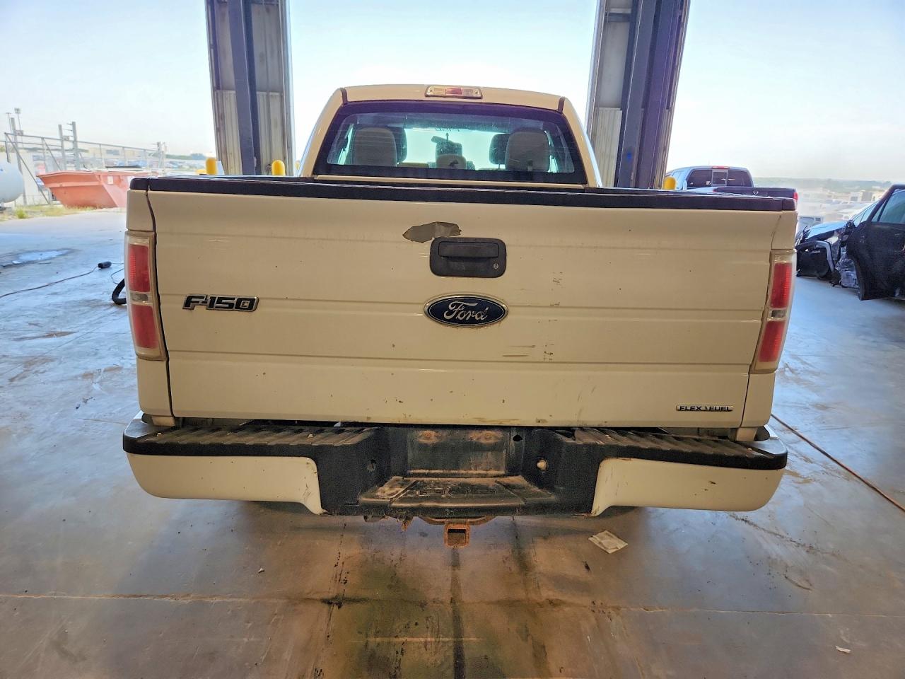 2013 Ford F150 Super Cab White vin: 1FTFX1EF7DKD31189