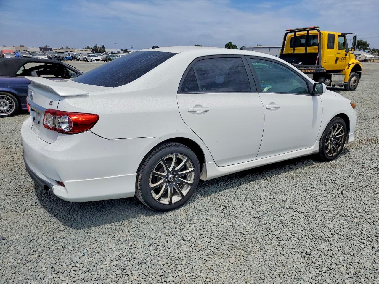 2013 Toyota Corolla S White vin: 5YFBU4EE4DP107945