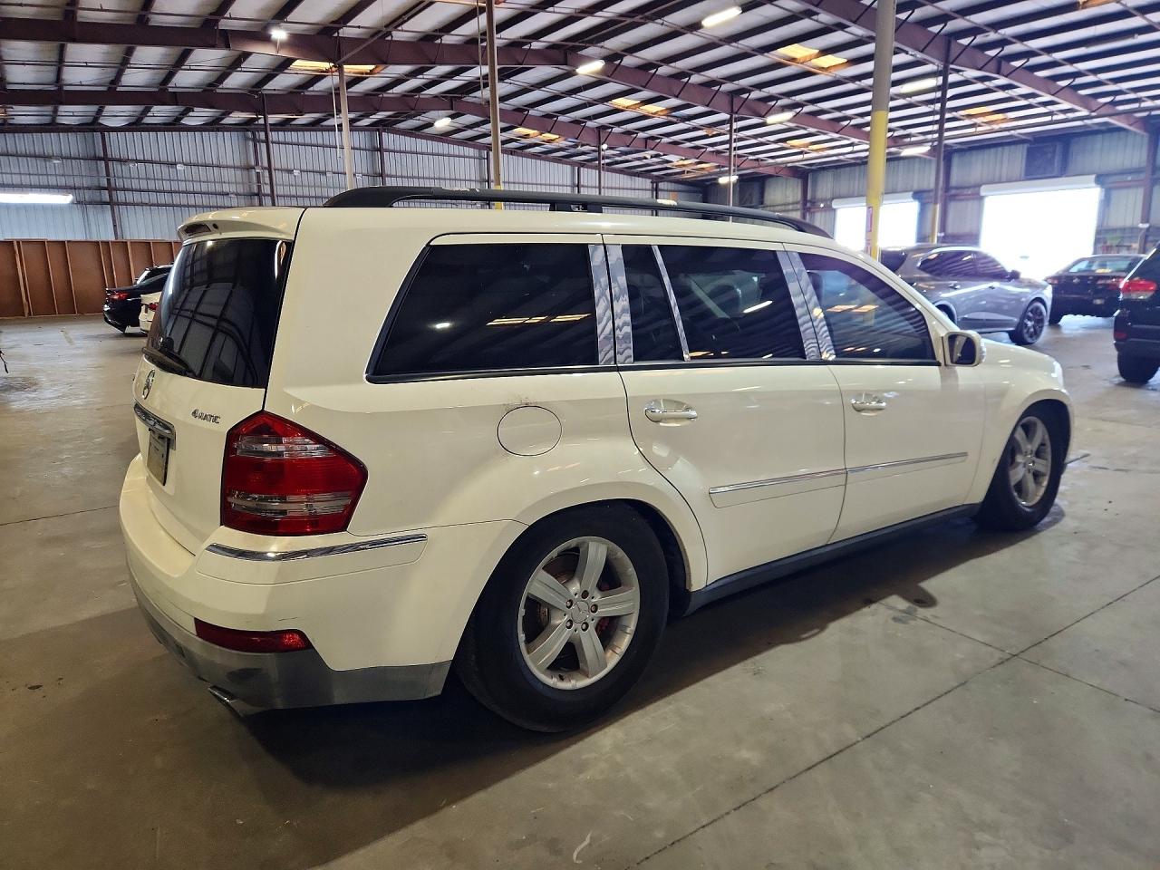 2007 Mercedes-benz Gl 450 4matic White vin: 4JGBF71E87A178085