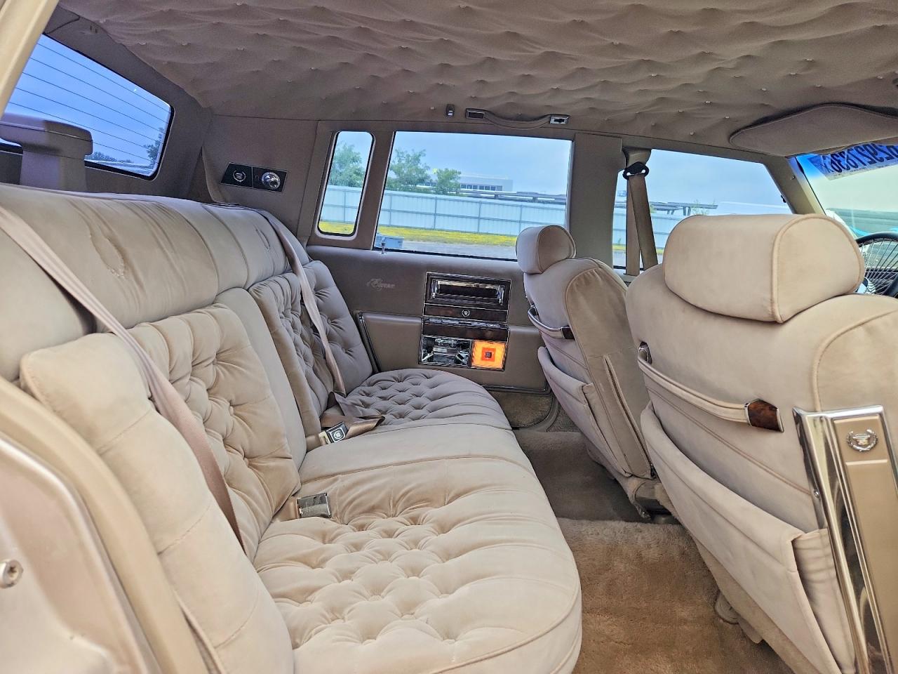 1991 Cadillac Brougham Tan vin: 1G6DW54E0MR713116