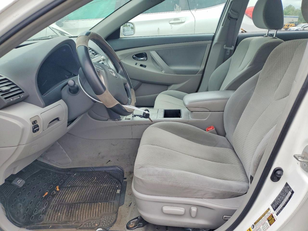 2009 Toyota Camry Le White vin: 4T4BE46K19R136056