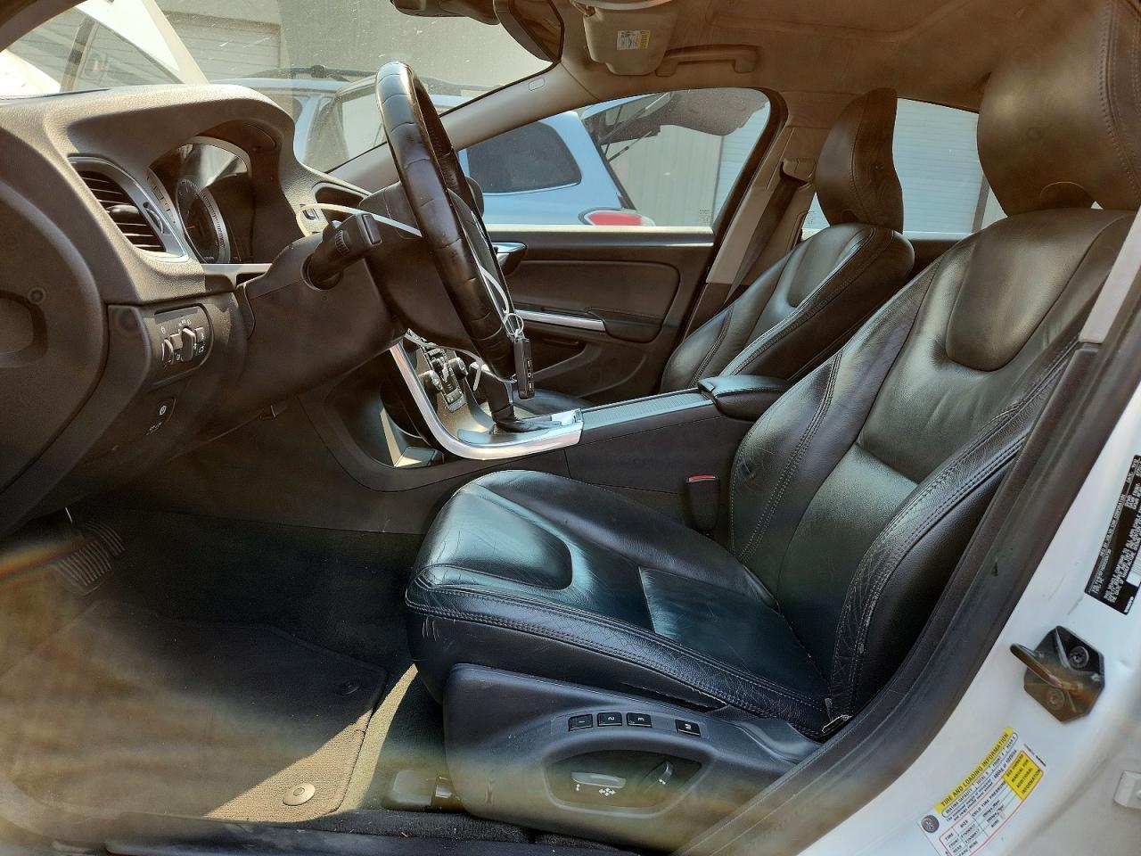 2013 Volvo S60 T5 Белый vin: YV1612FH2D2204738
