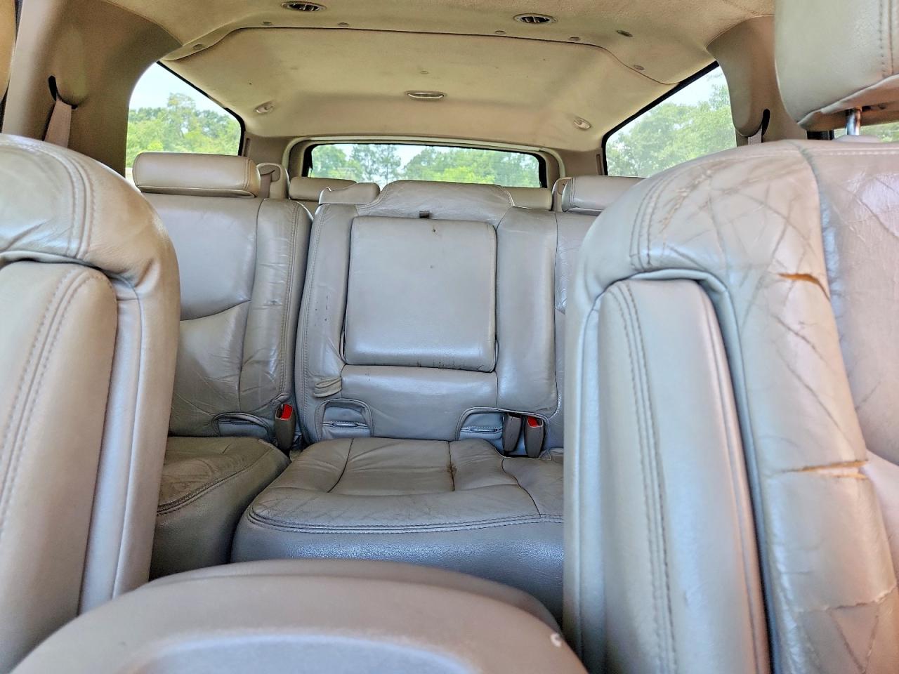 2003 Chevrolet Suburban C1500 Beige vin: 1GNEC16Z93J230649