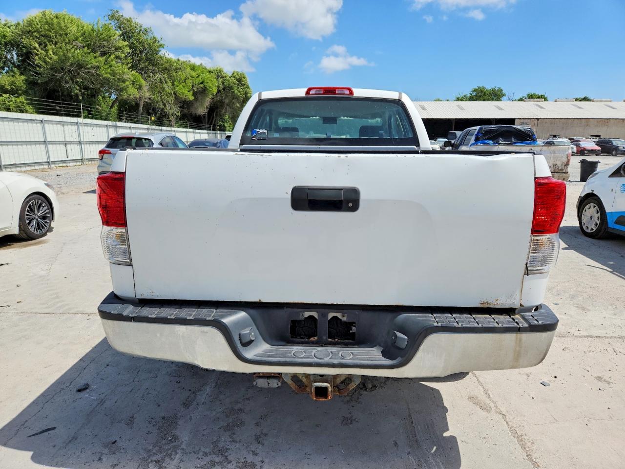 2011 Toyota Tundra Double Cab Sr5 White vin: 5TFRY5F19BX099893