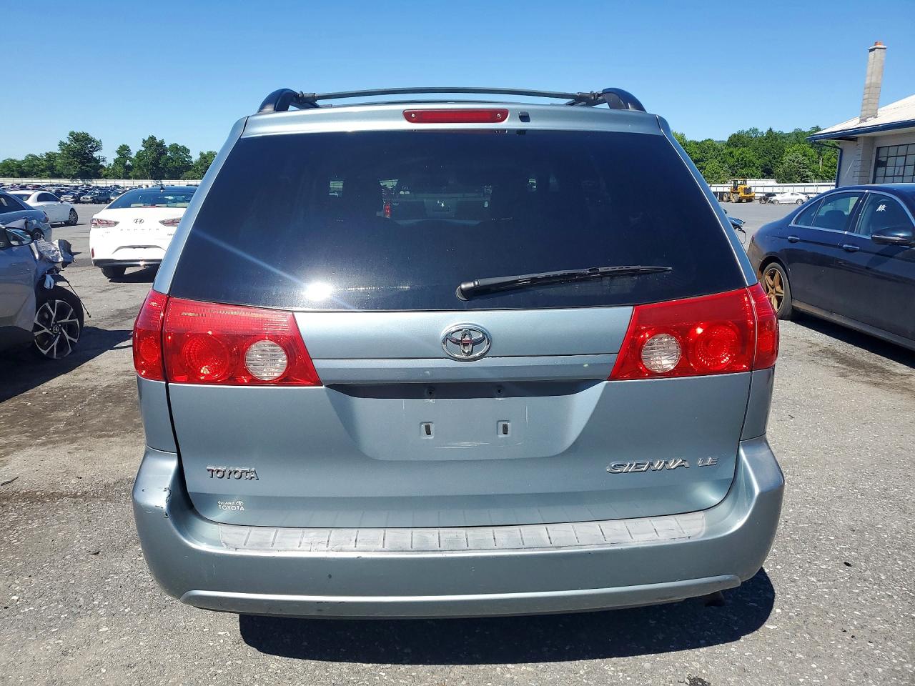 2006 Toyota Sienna Le 7 Passenger Blue vin: 5TDZA23C56S538706