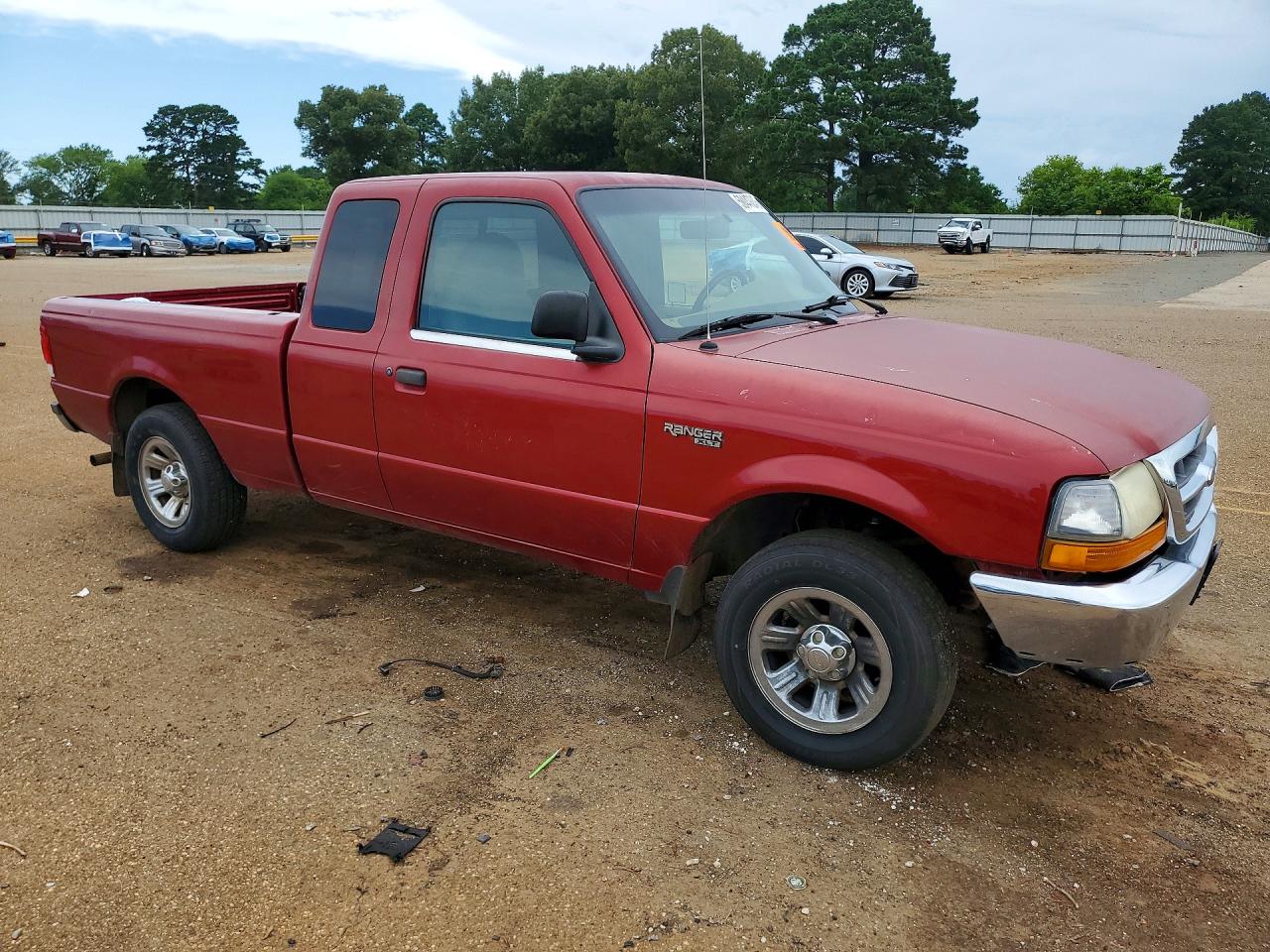 2000 Ford Ranger Super Cab Red vin: 1FTYR14V0YPB68986