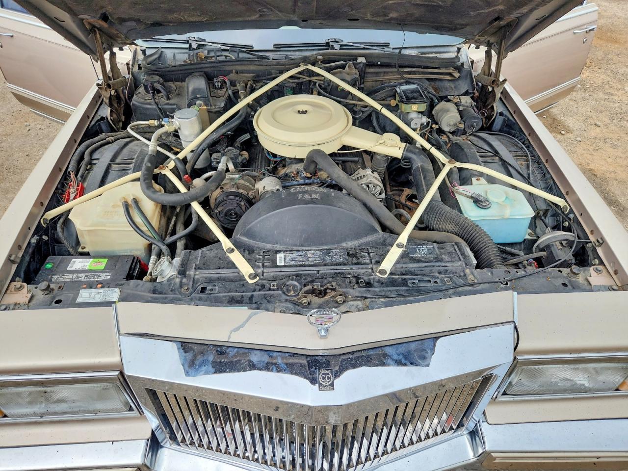 1991 Cadillac Brougham Tan vin: 1G6DW54E0MR713116