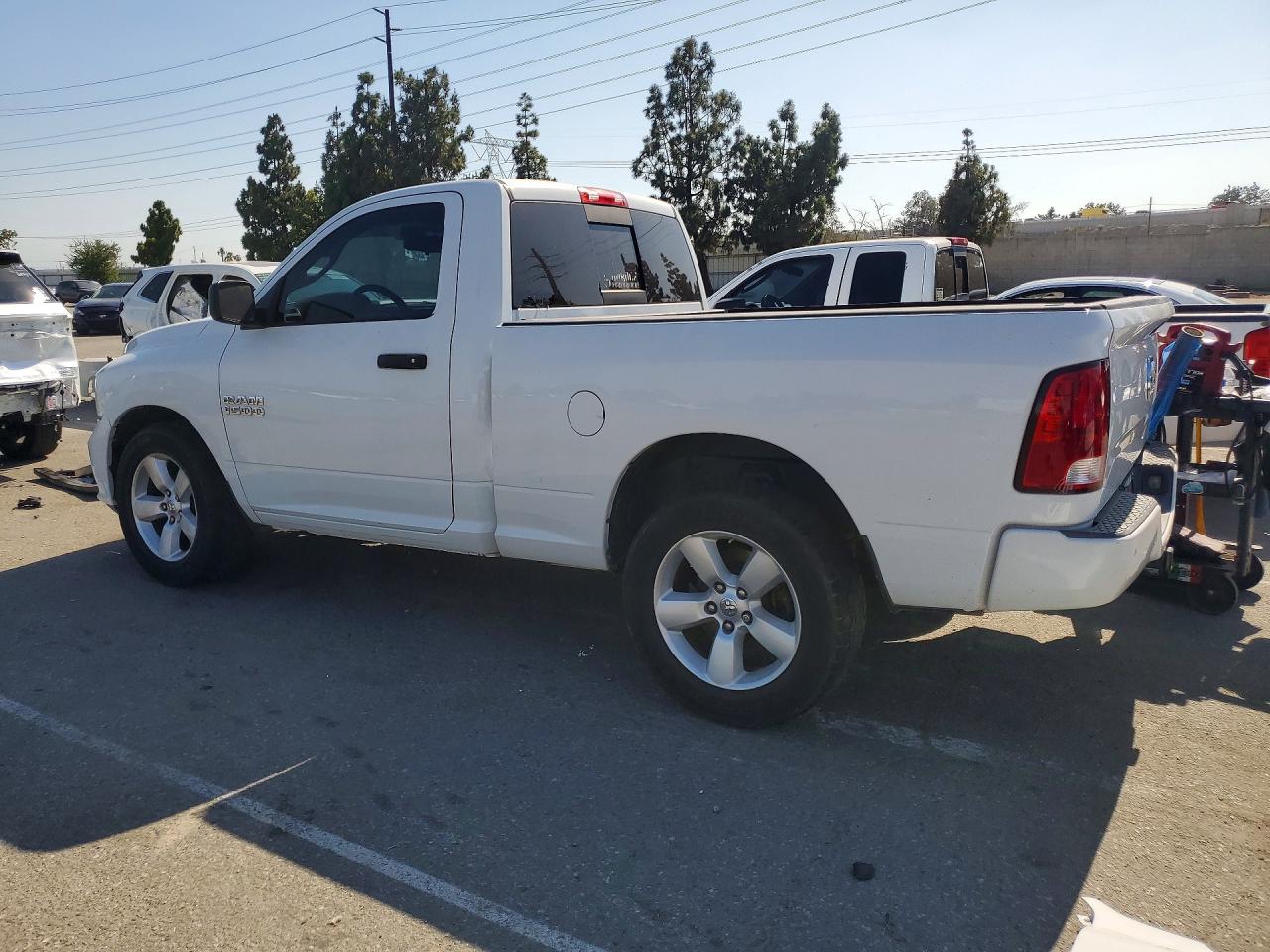 2015 Ram 1500 St White vin: 3C6JR6AG2FG698793