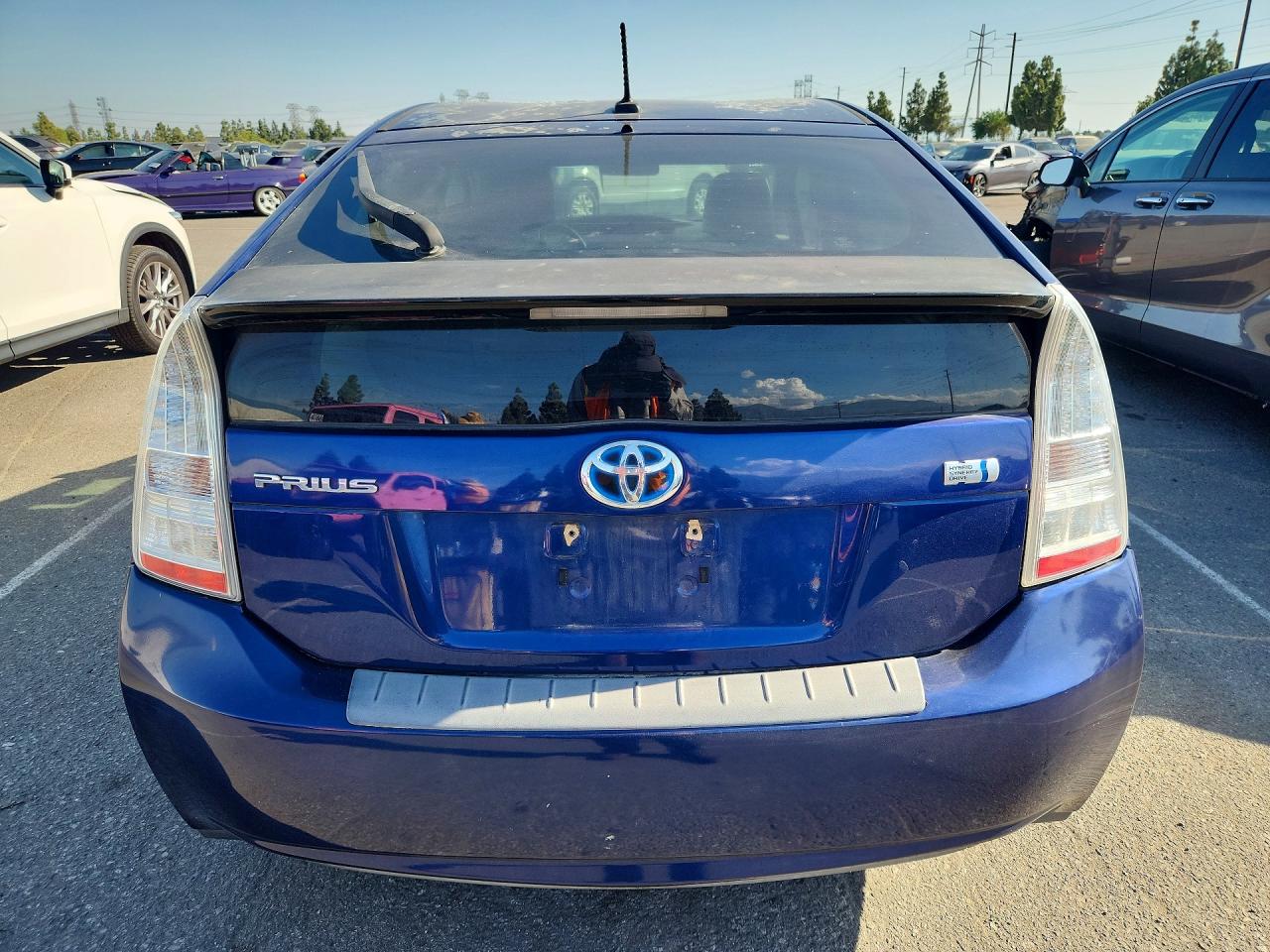 2011 Toyota Prius Two Blue vin: JTDKN3DU3B1384832