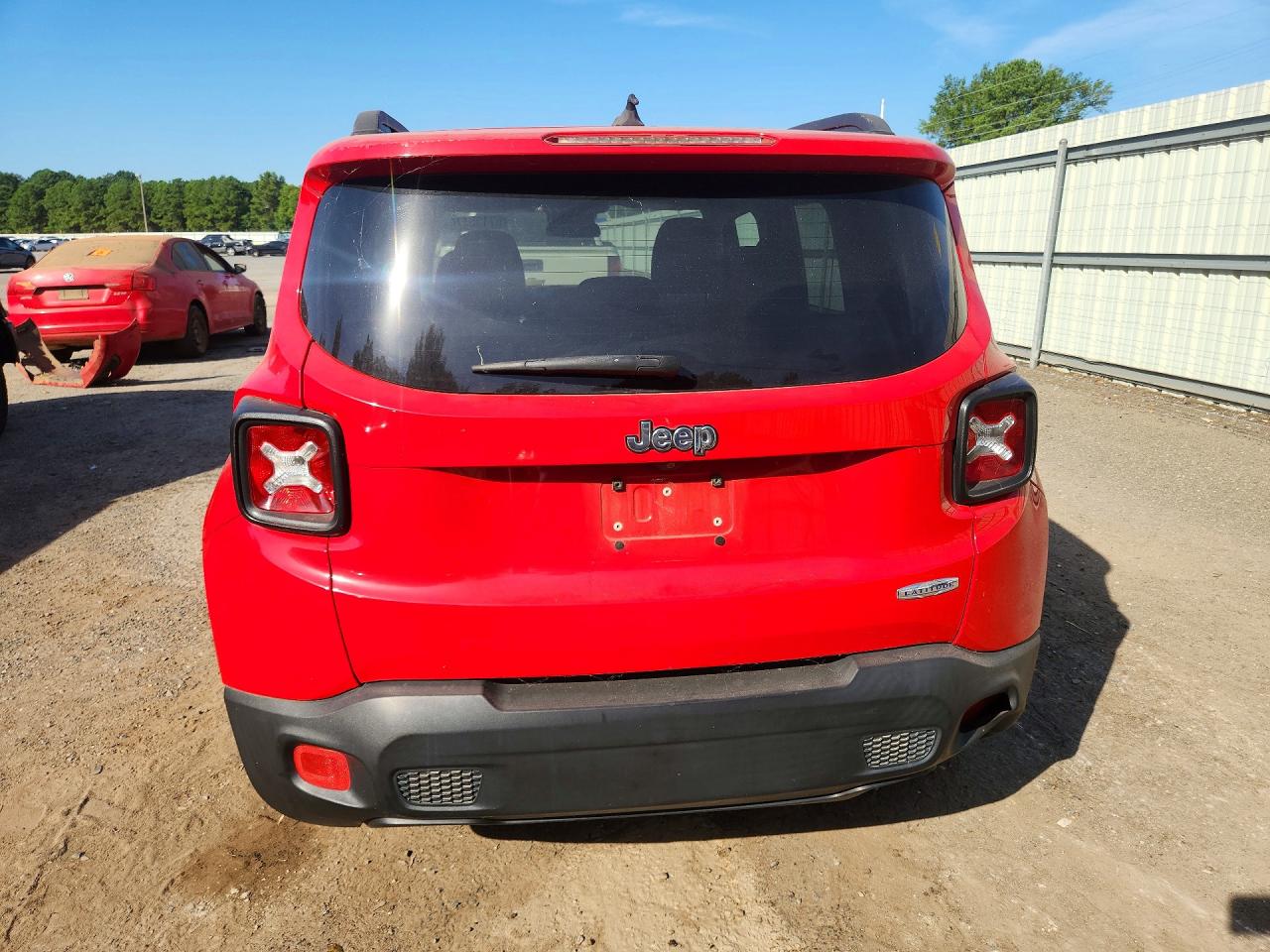 2015 Jeep Renegade Latitude Red vin: ZACCJABH9FPB50260